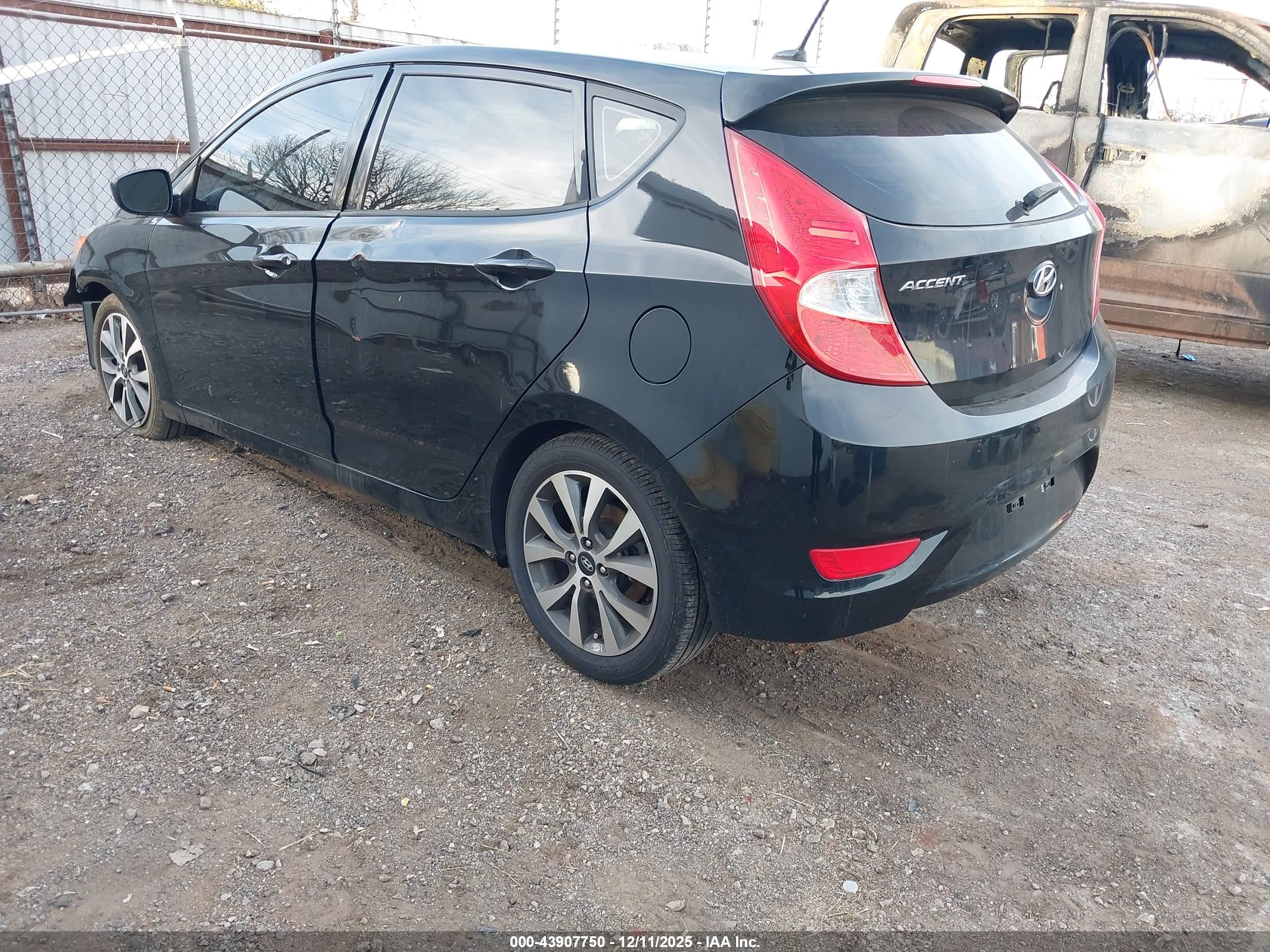 HYUNDAI ACCENT image 3