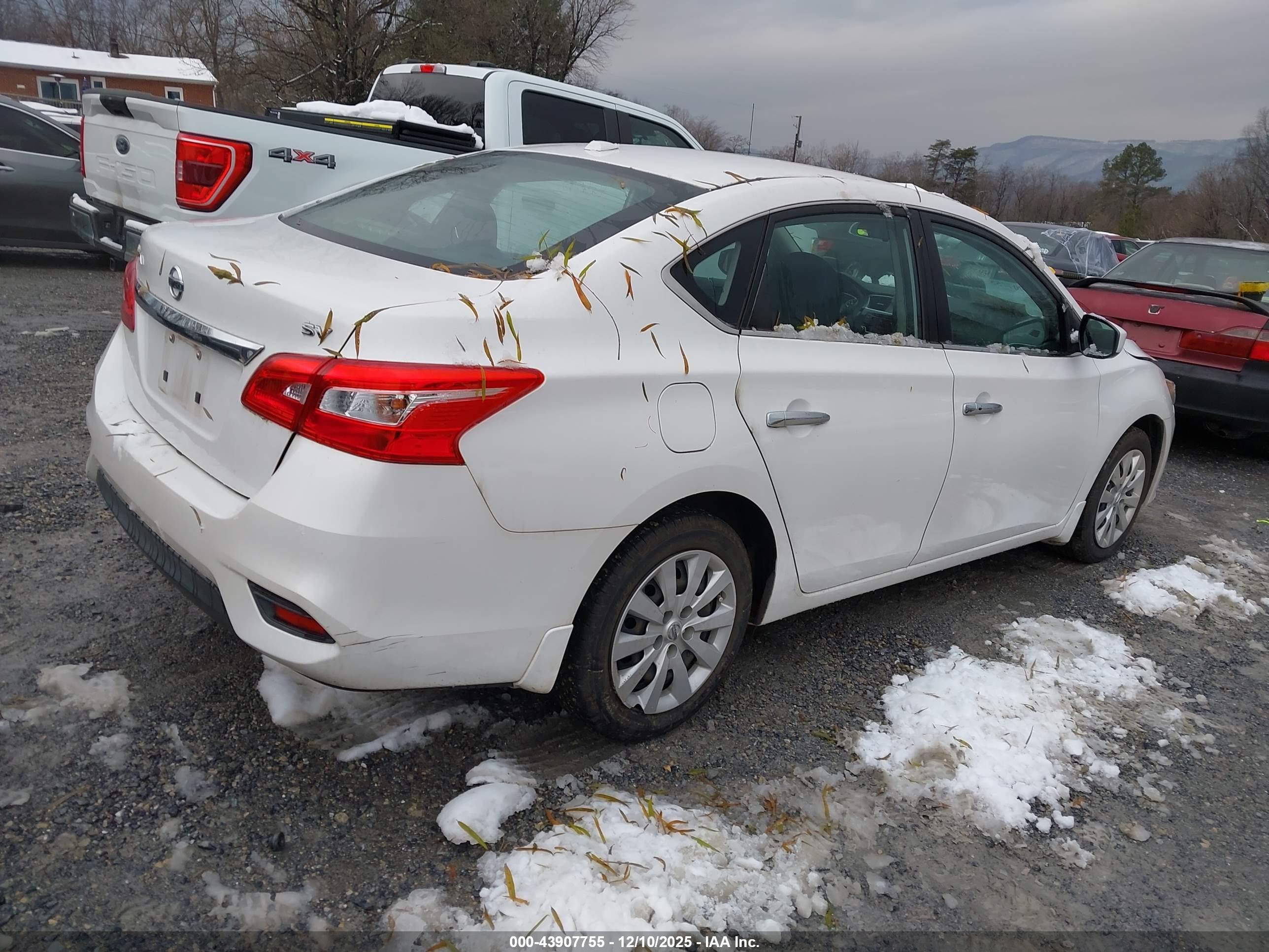 NISSAN SENTRA image 4