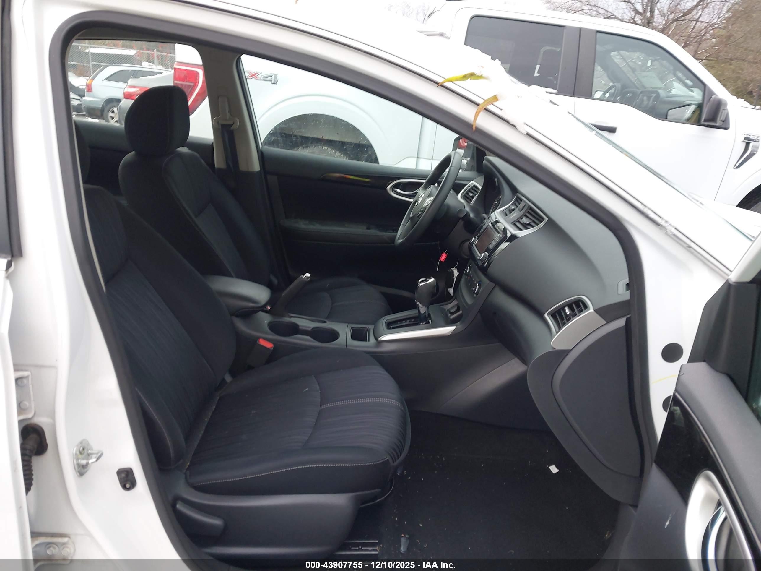 NISSAN SENTRA image 5