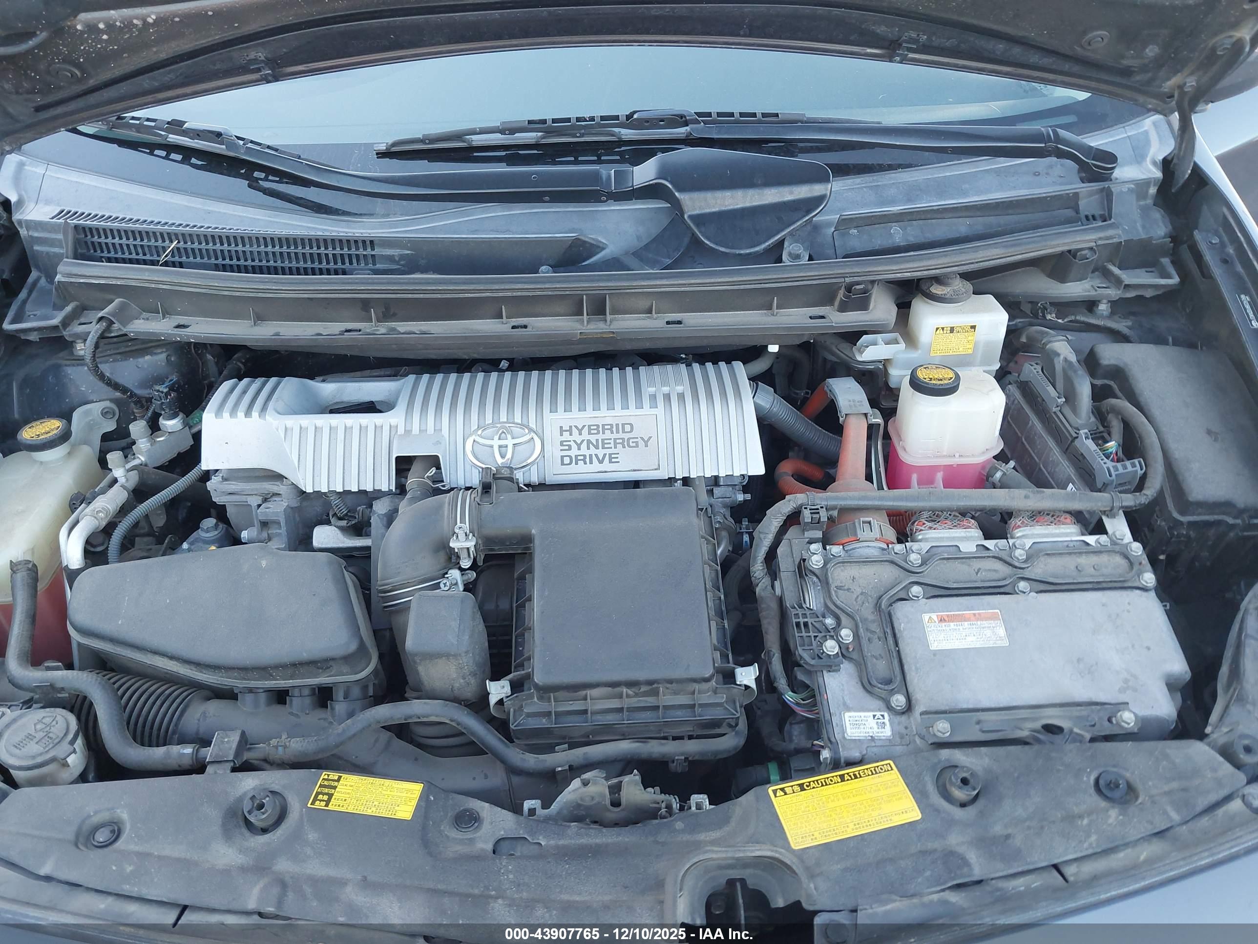 TOYOTA PRIUS image 10