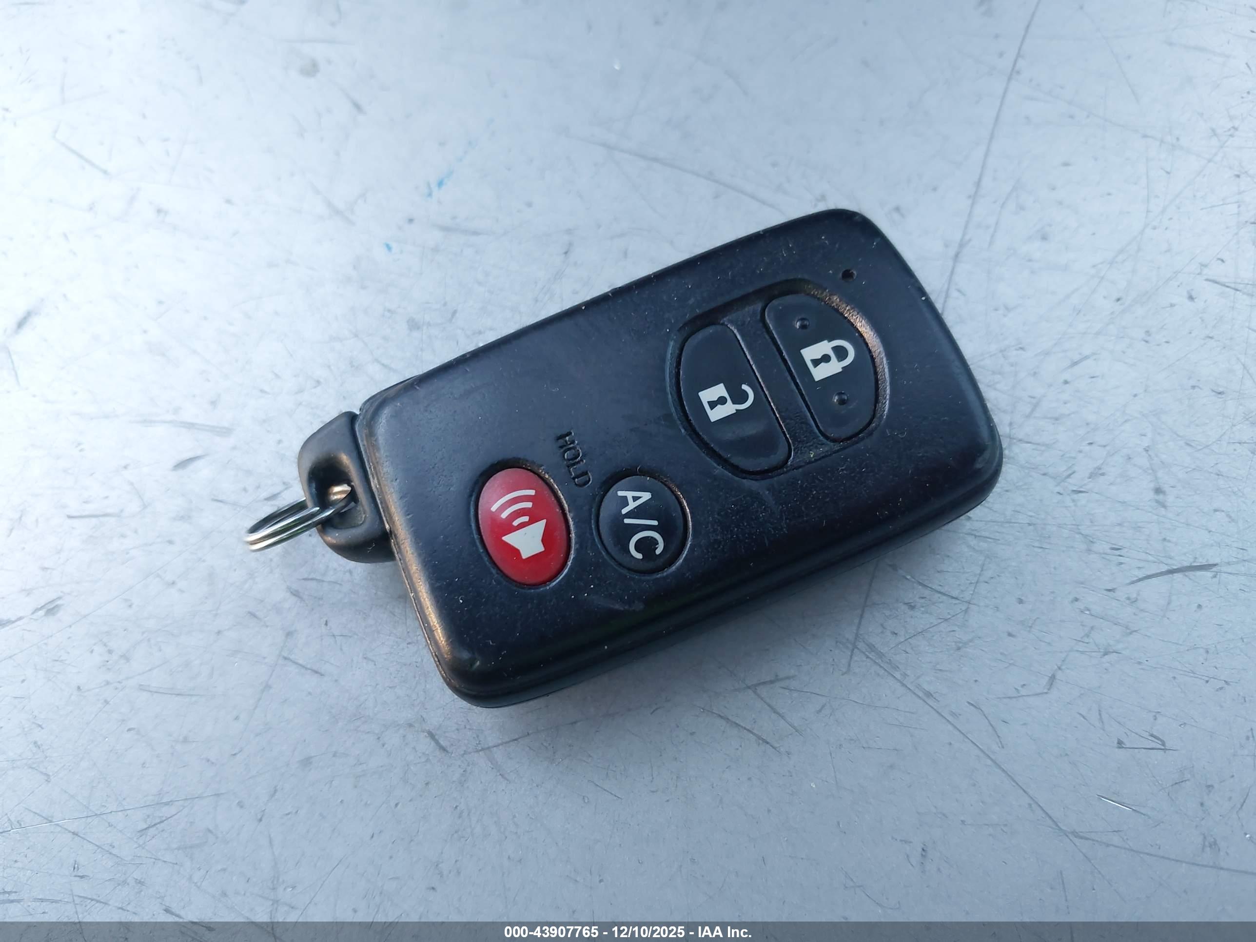 TOYOTA PRIUS image 11