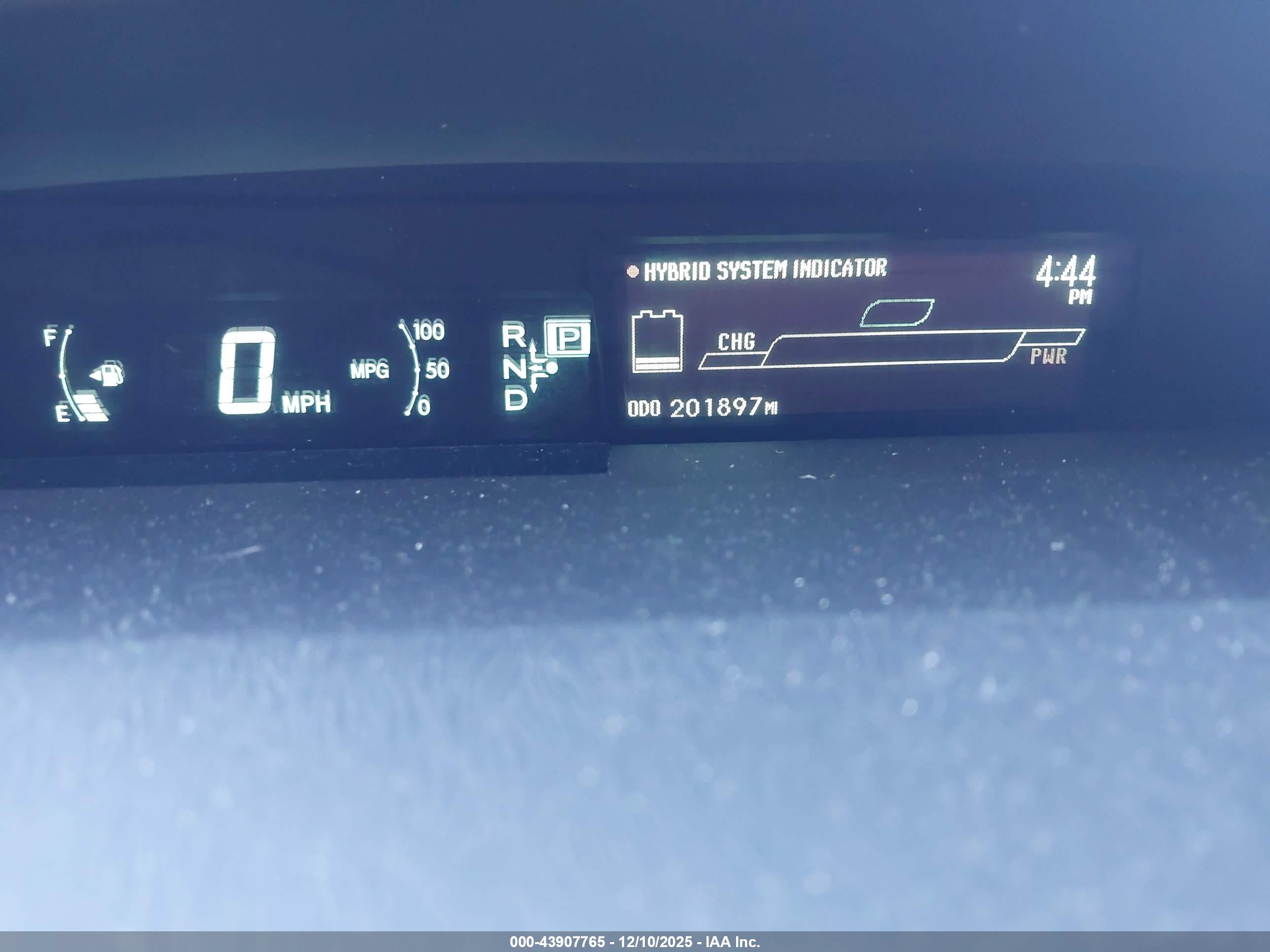 TOYOTA PRIUS image 7