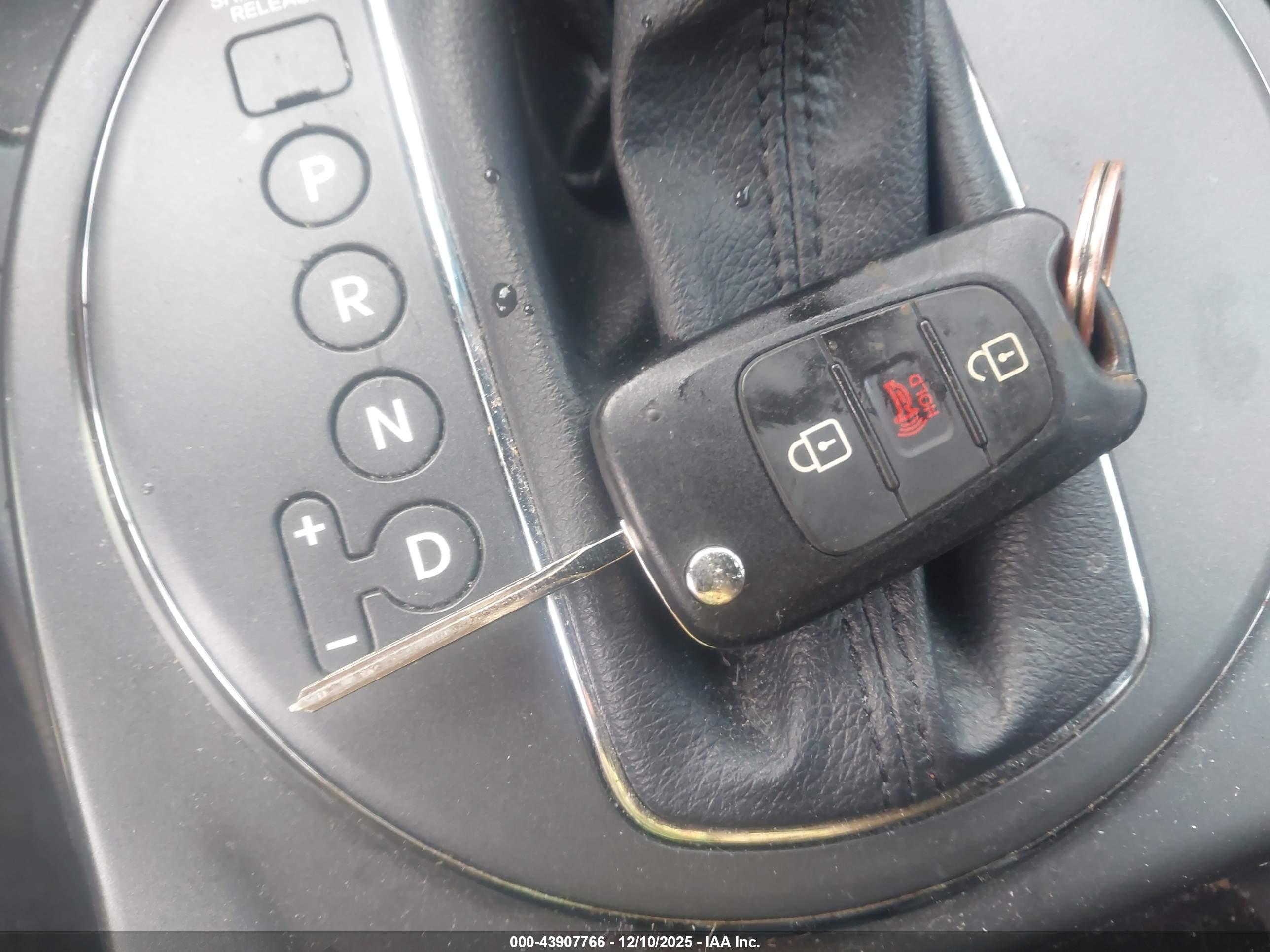 KIA SPORTAGE image 11