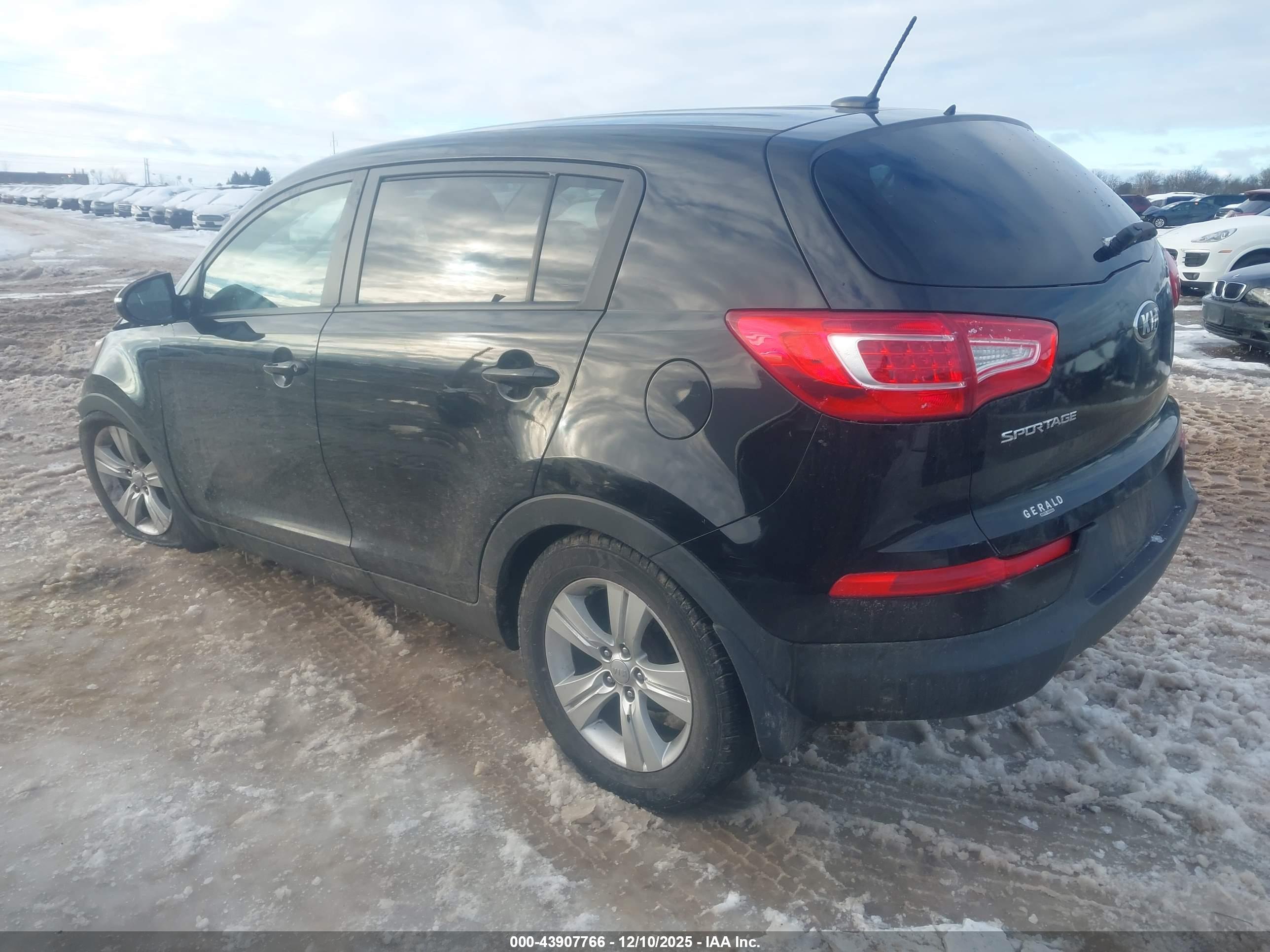 KIA SPORTAGE image 3
