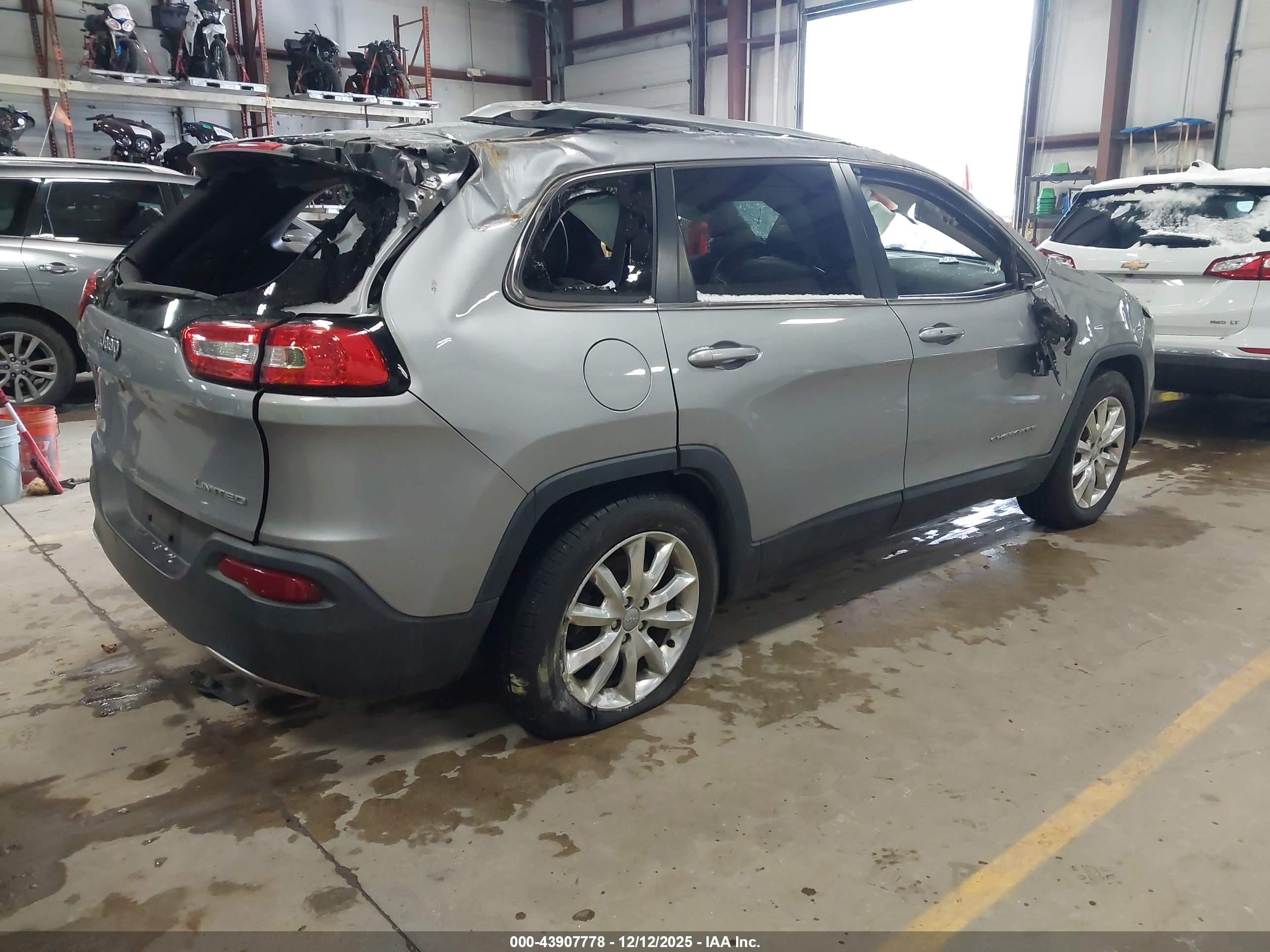 JEEP CHEROKEE image 4