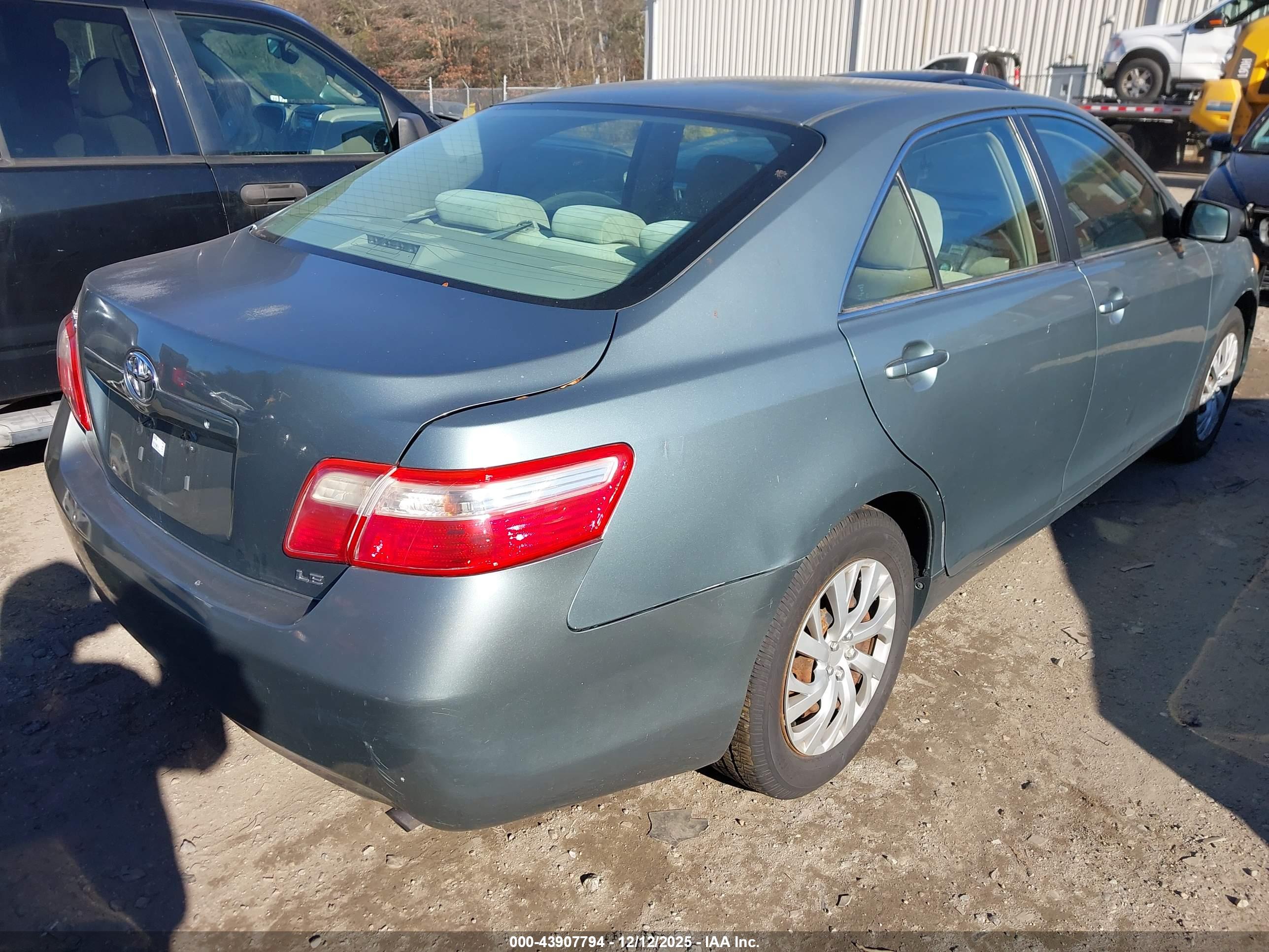 TOYOTA CAMRY image 4