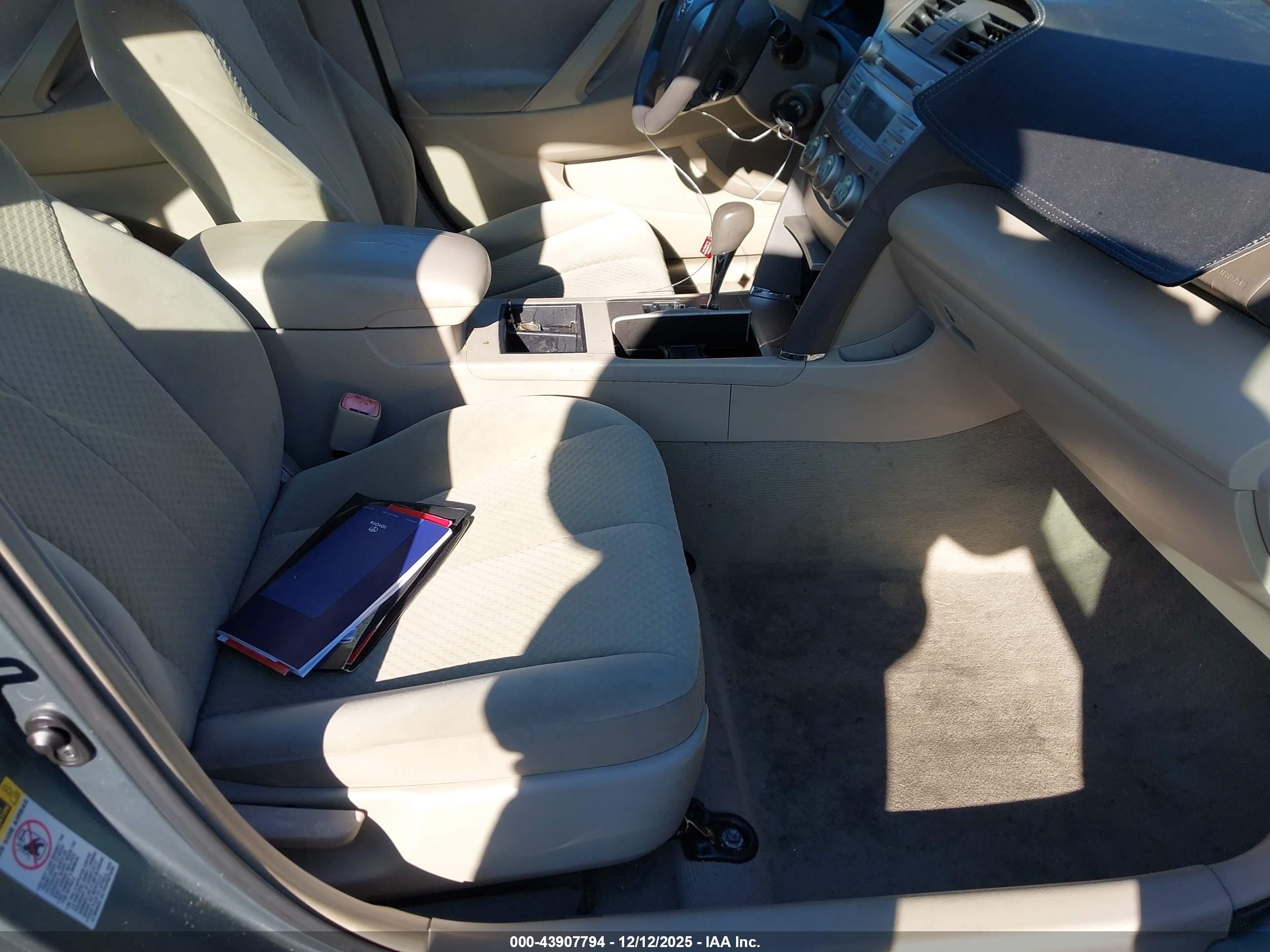 TOYOTA CAMRY image 5