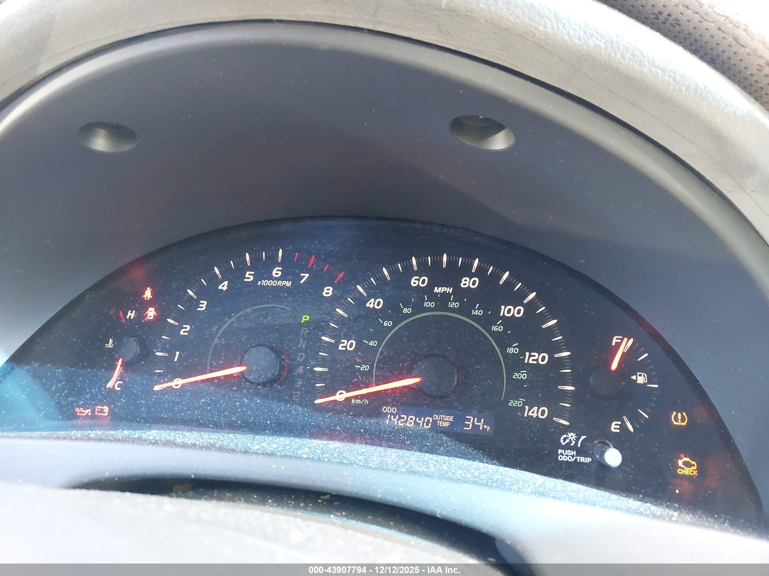 TOYOTA CAMRY image 7