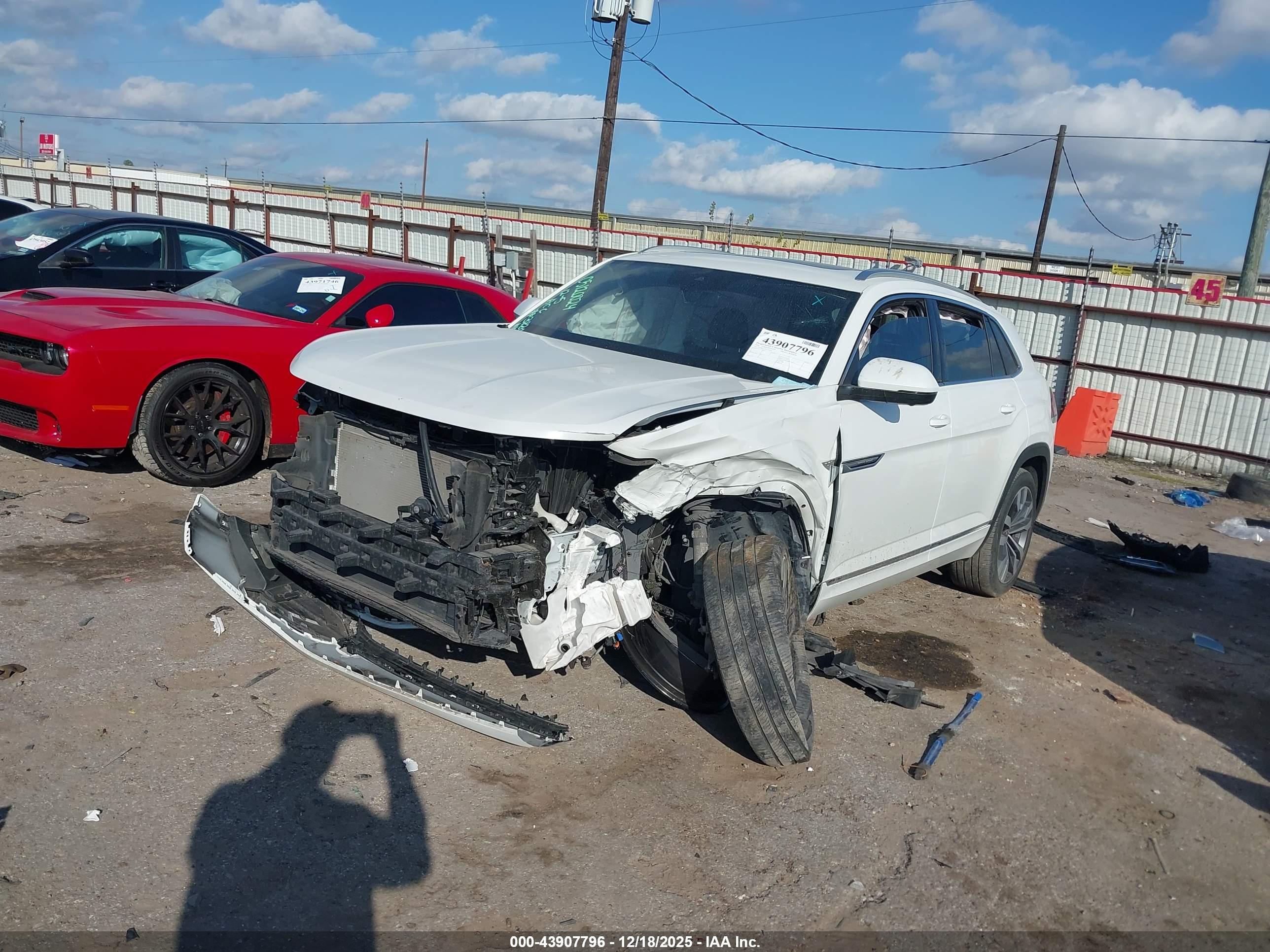 VOLKSWAGEN ATLAS image 2