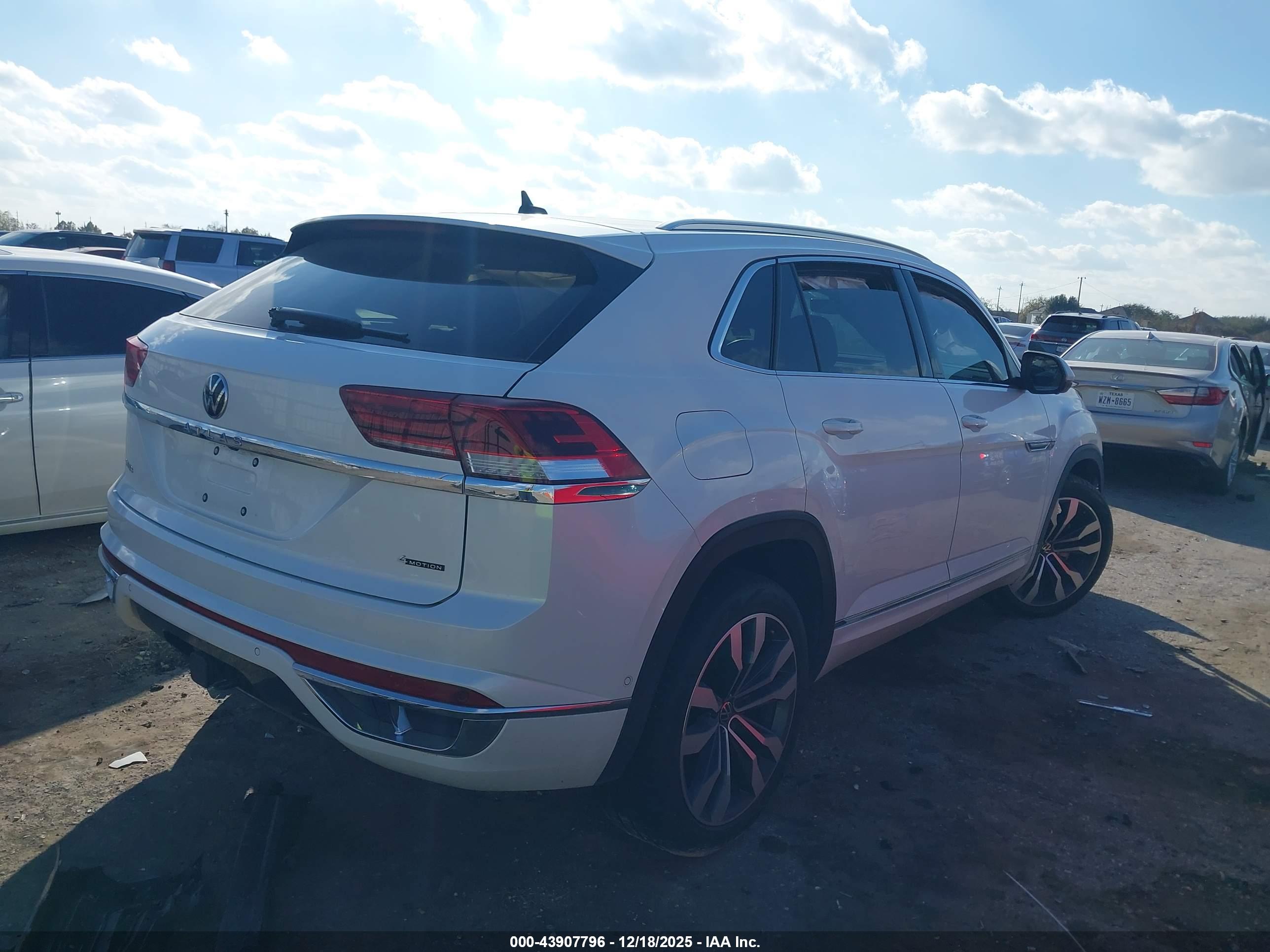 VOLKSWAGEN ATLAS image 4