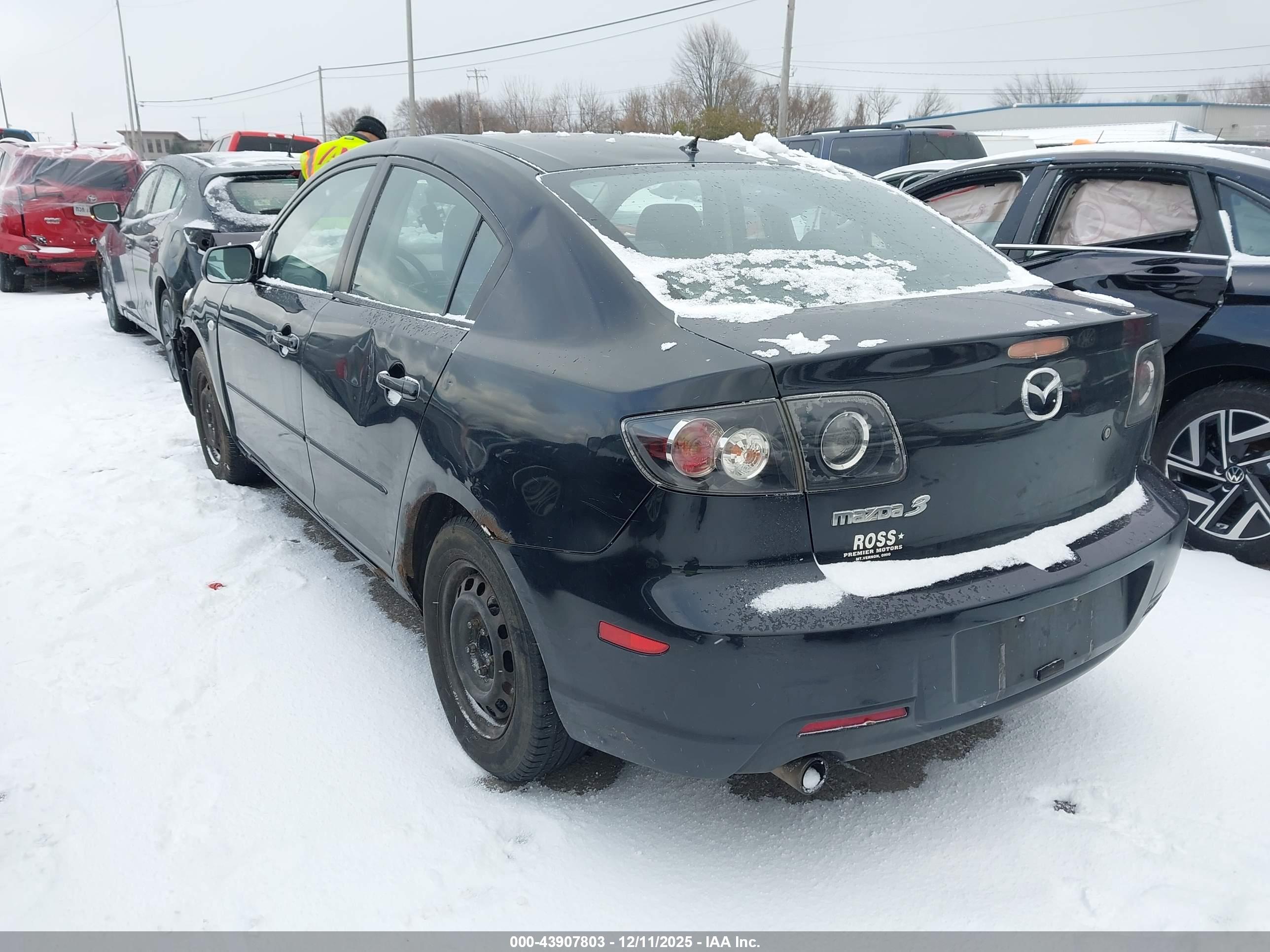 MAZDA MAZDA3 image 3