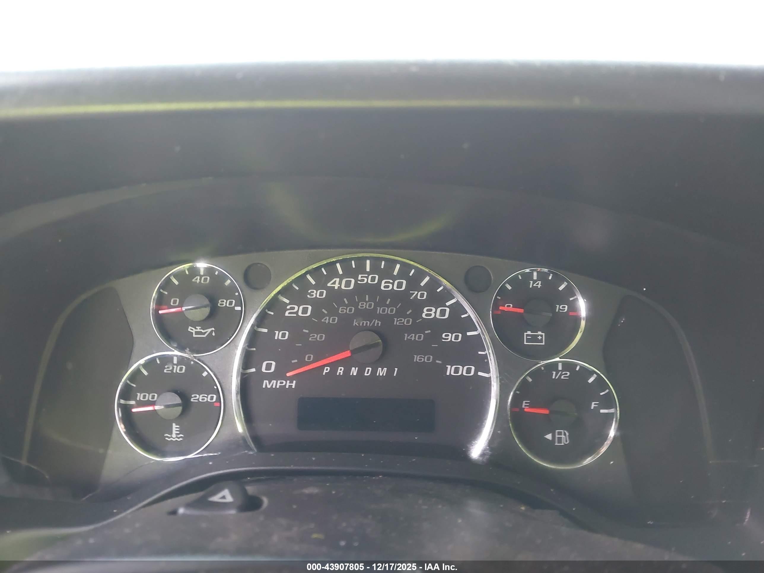 CHEVROLET EXPRESS image 7