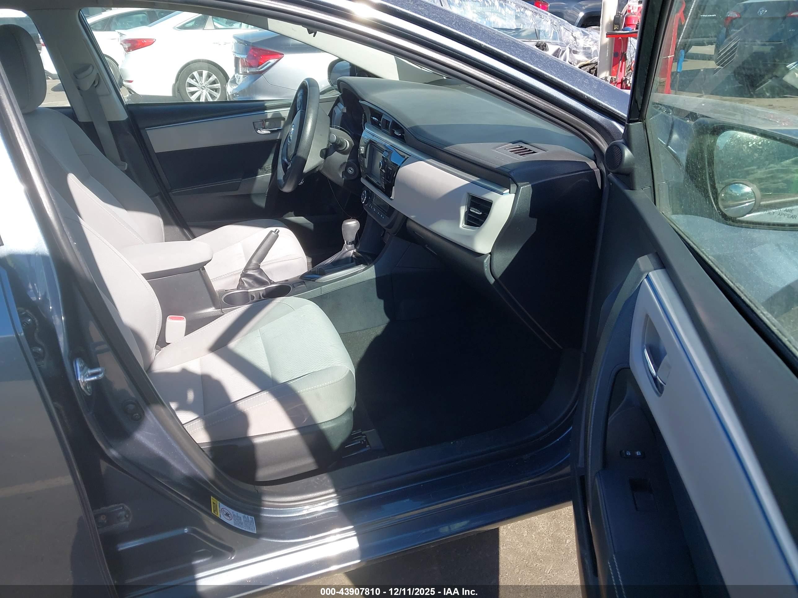TOYOTA COROLLA image 5