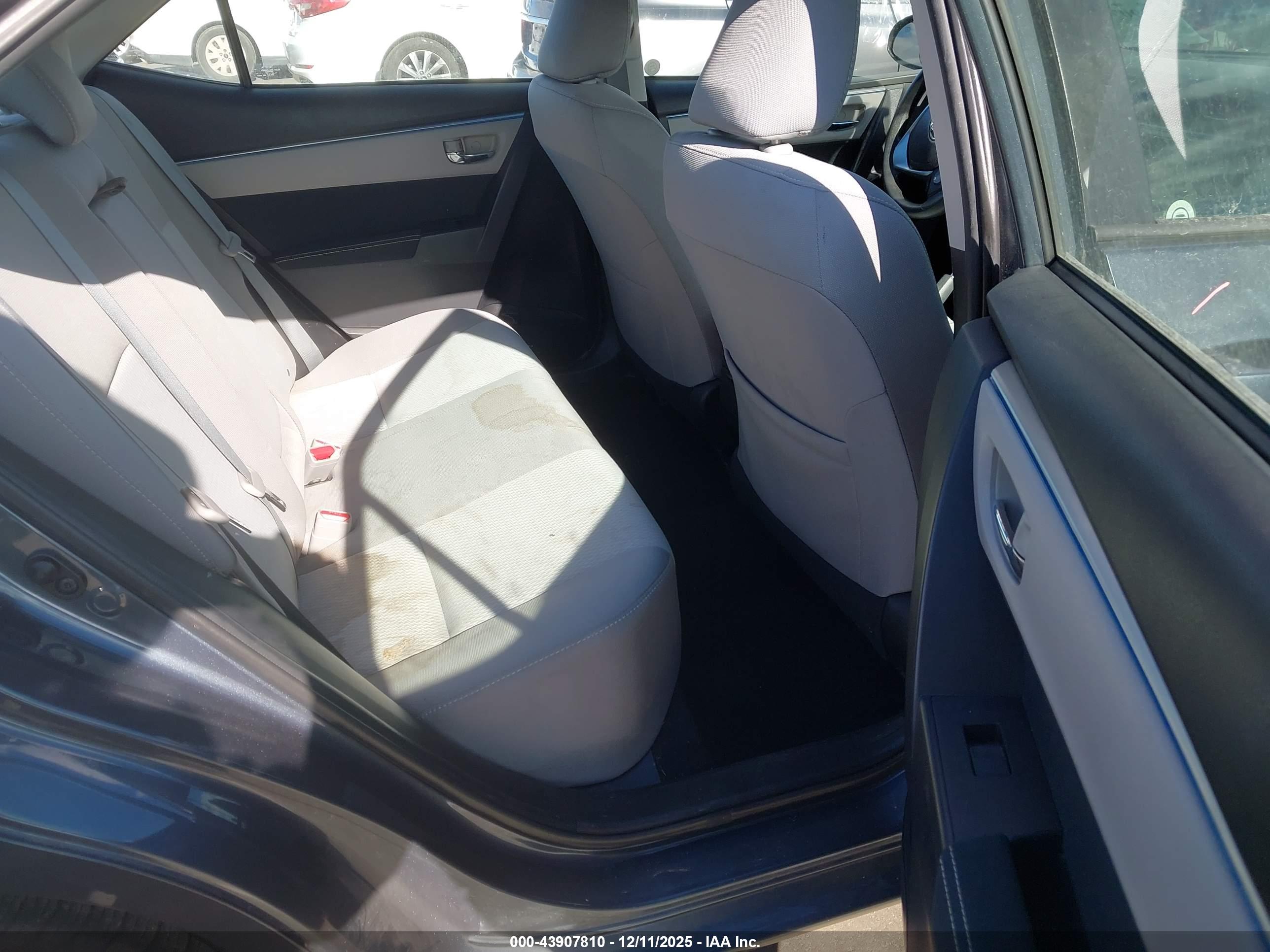 TOYOTA COROLLA image 8