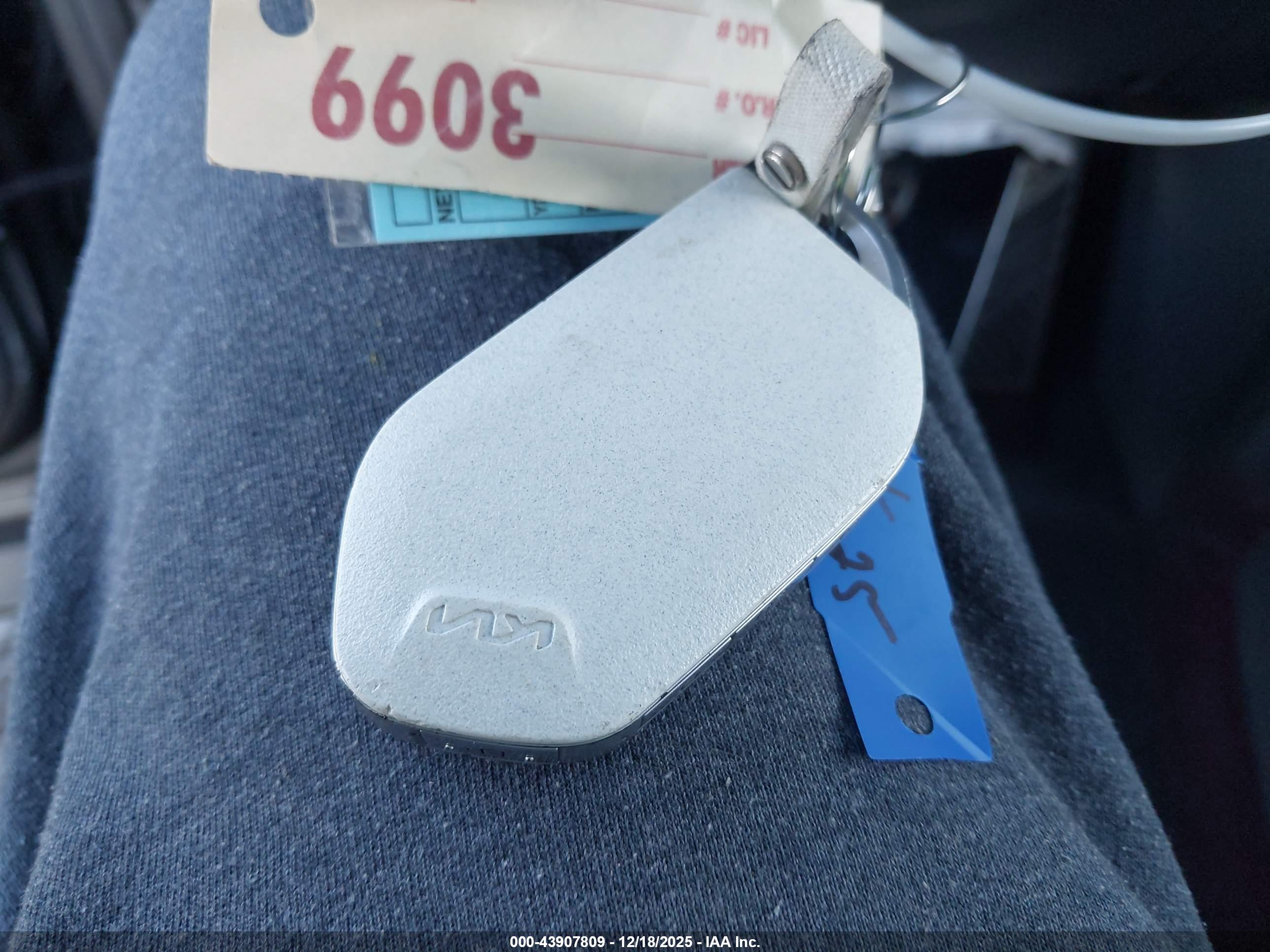 KIA EV9 image 11