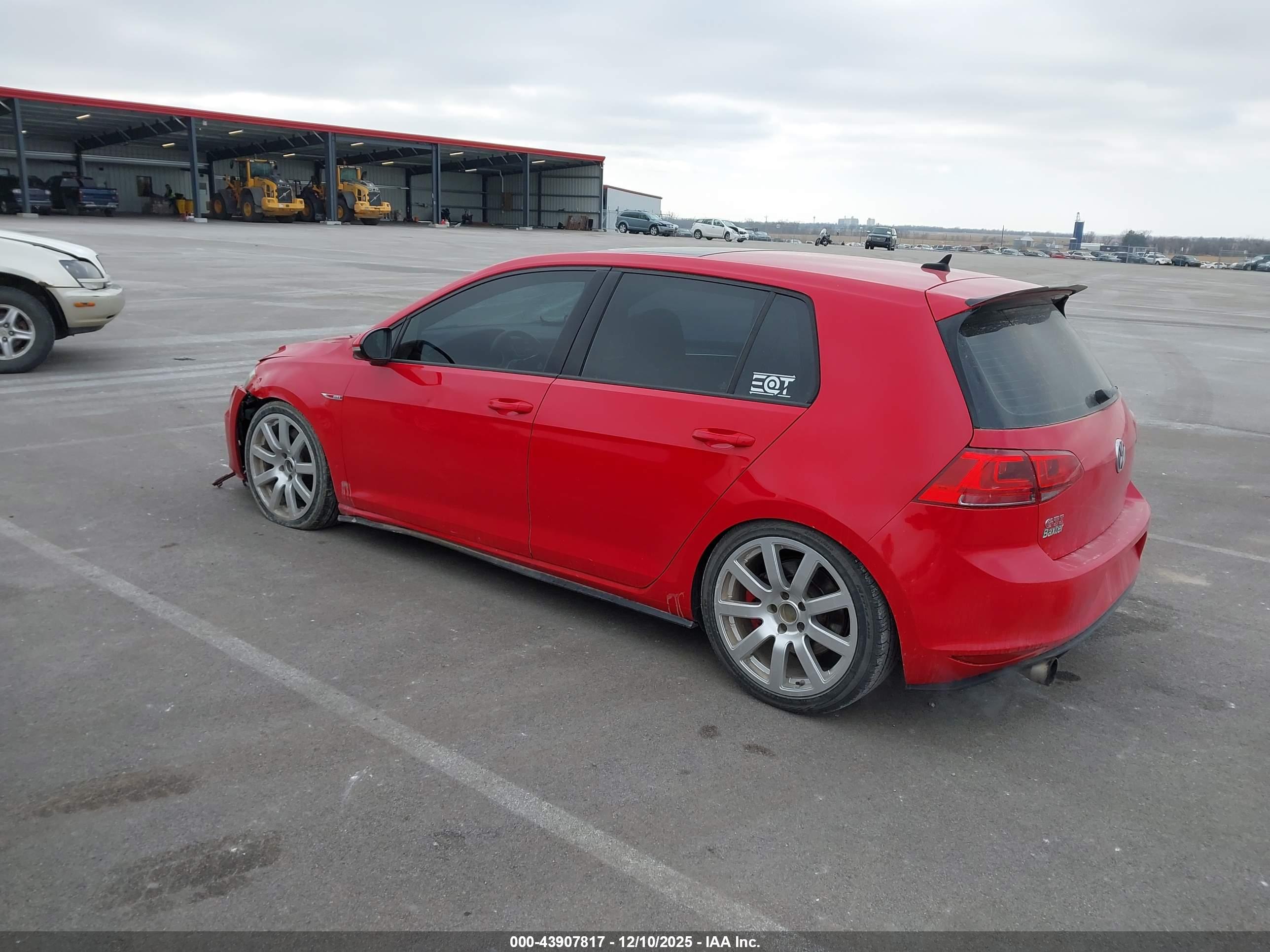 VOLKSWAGEN GOLF image 3
