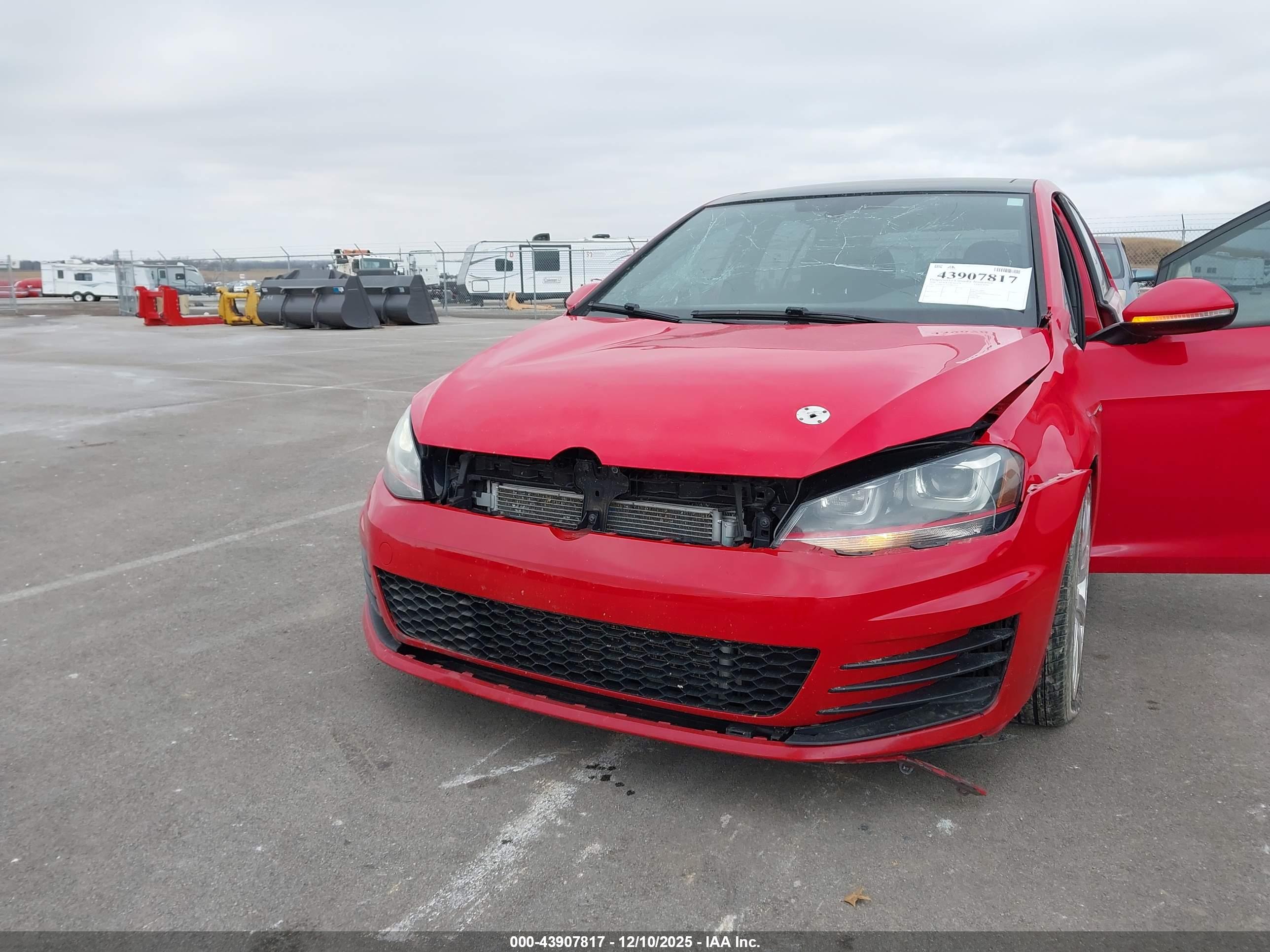 VOLKSWAGEN GOLF image 6