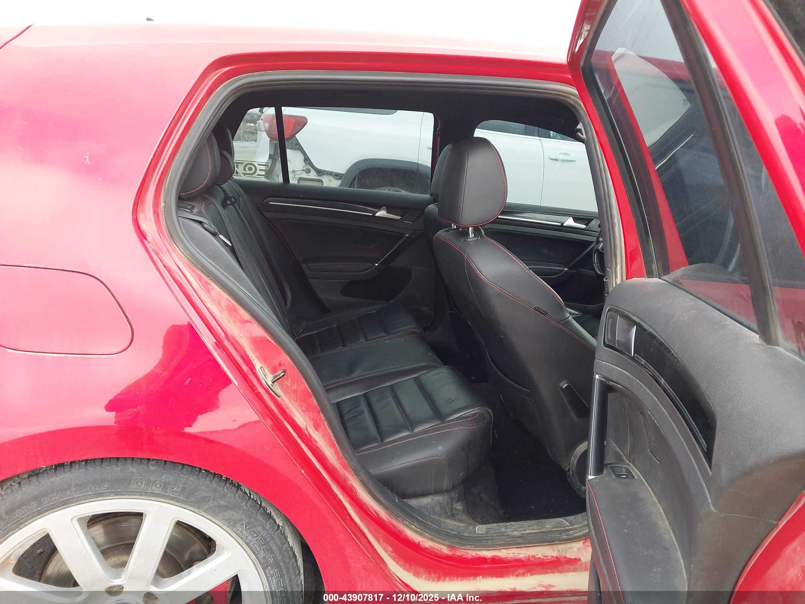 VOLKSWAGEN GOLF image 8
