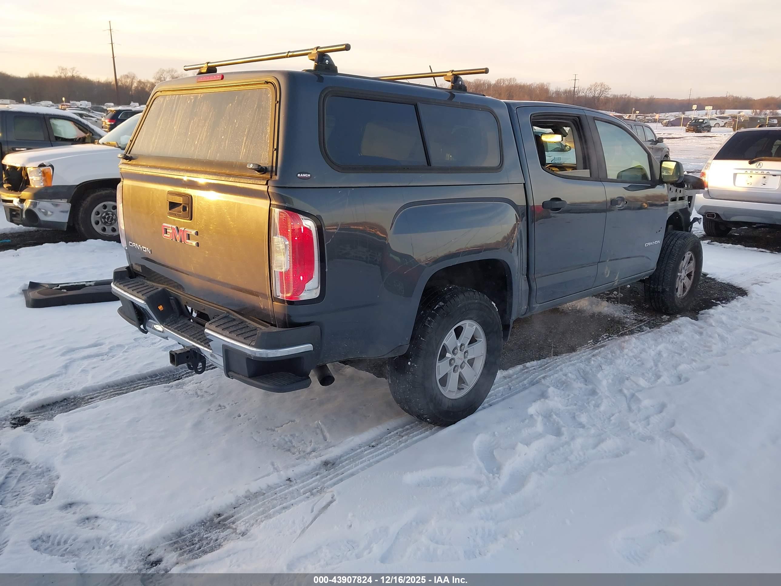 GMC CANYON image 4