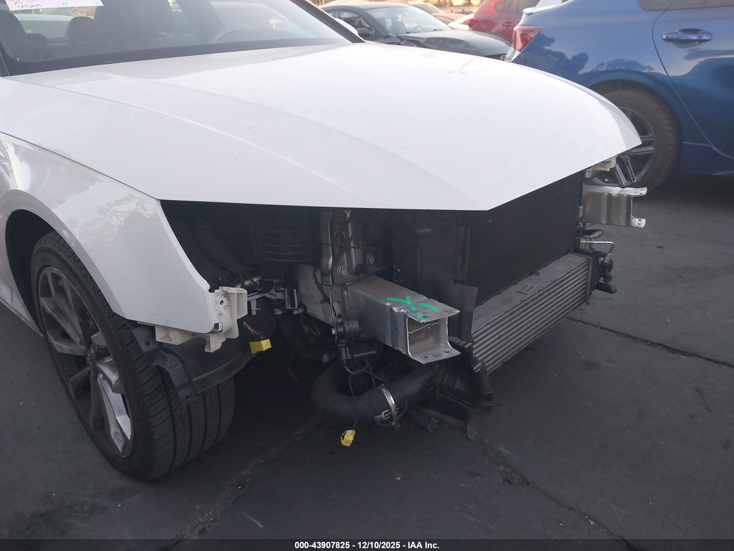 AUDI A4 image 6
