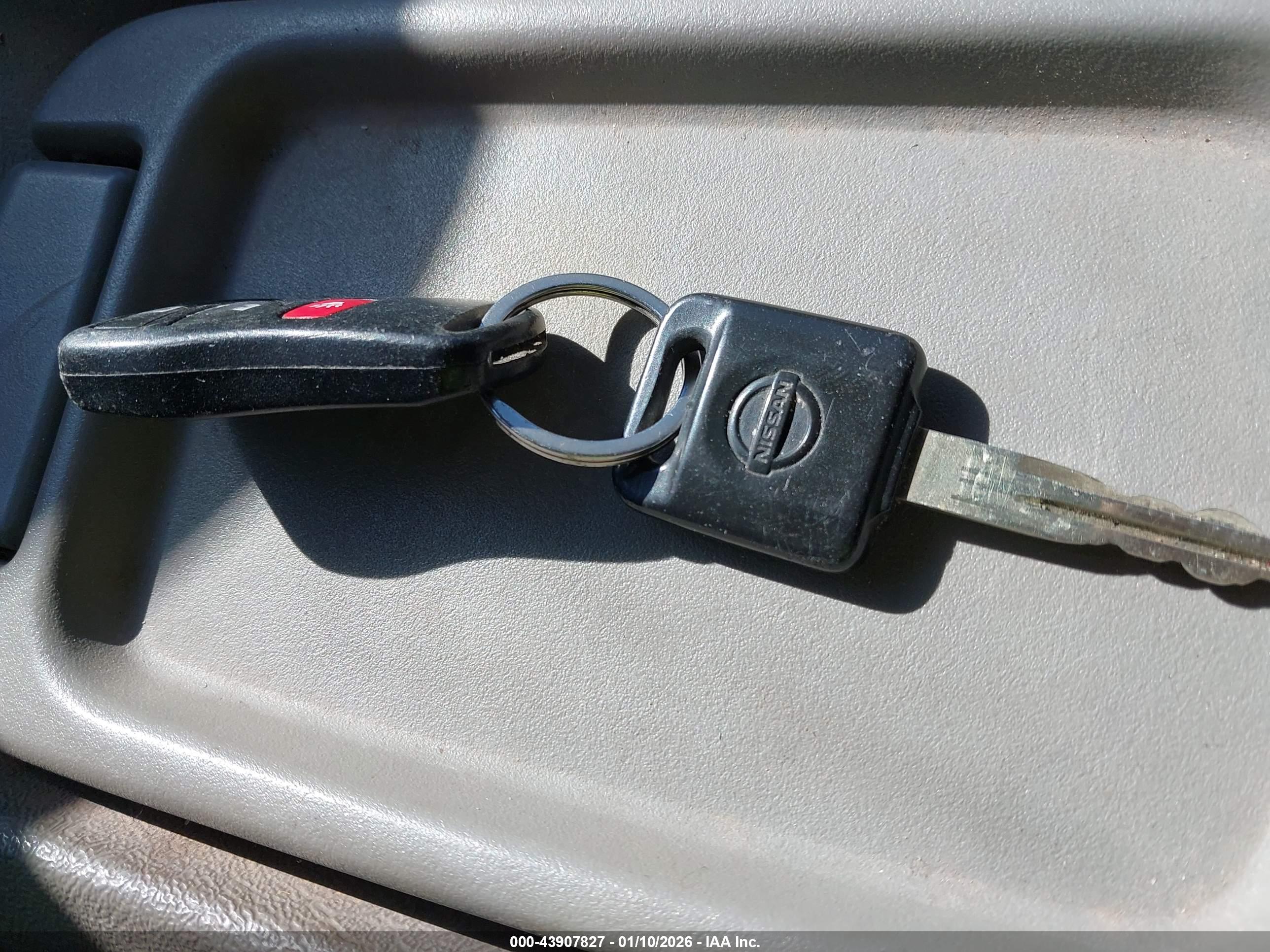 NISSAN NV image 11