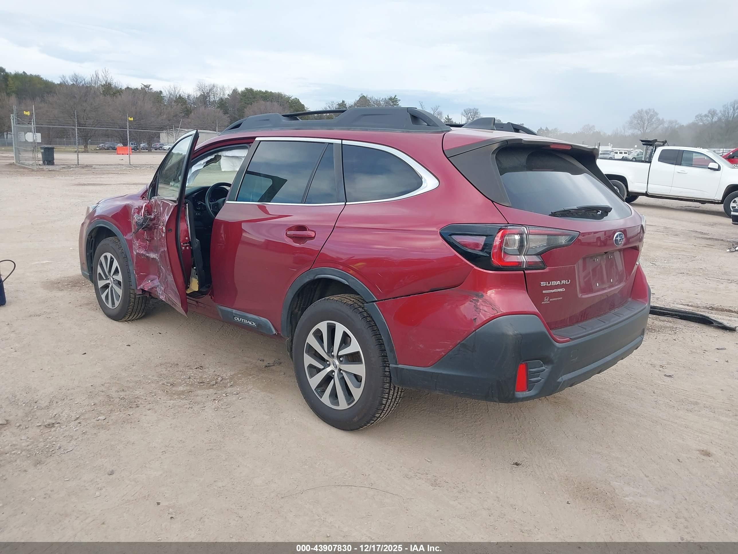 SUBARU OUTBACK image 3
