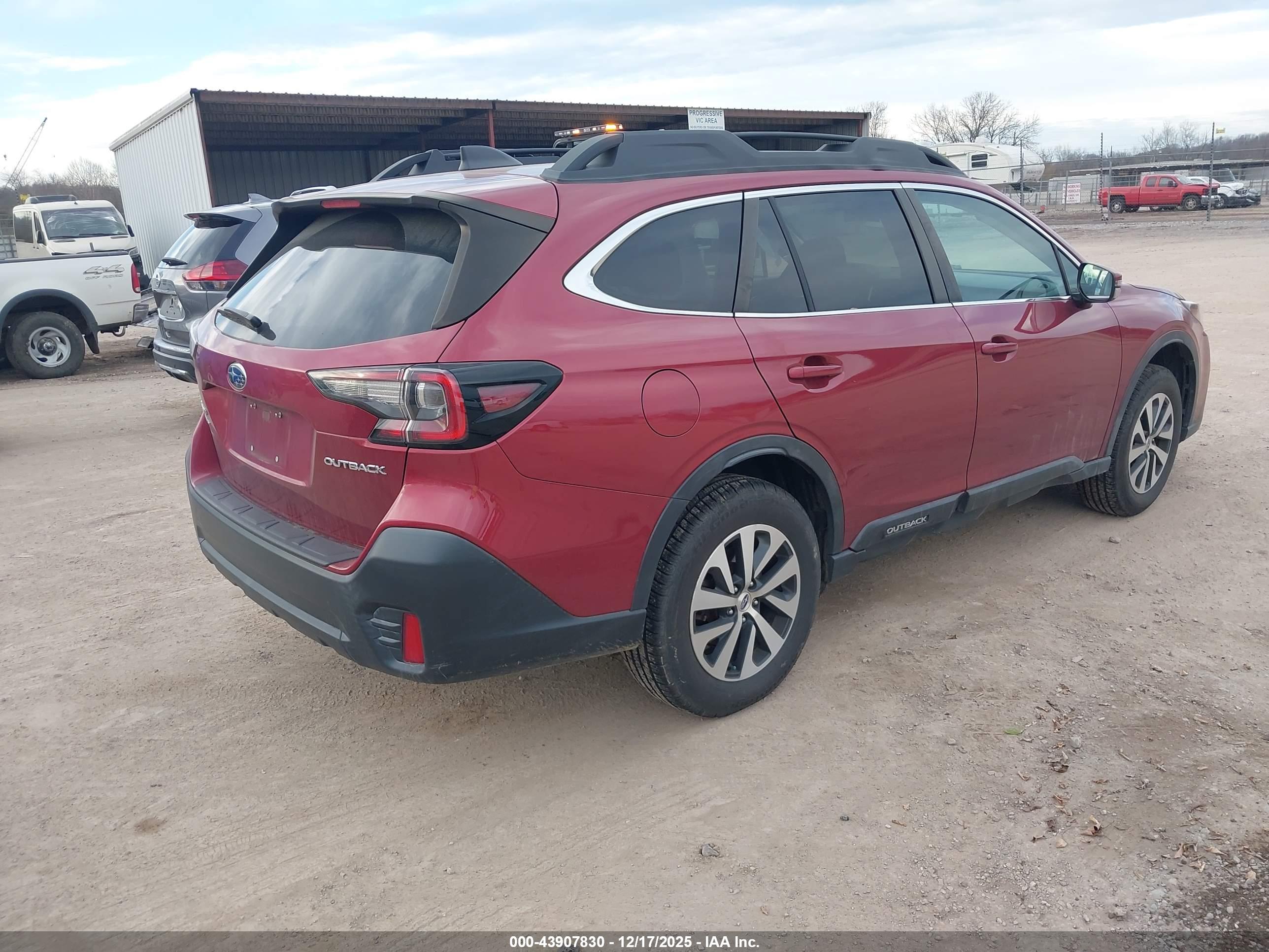 SUBARU OUTBACK image 4