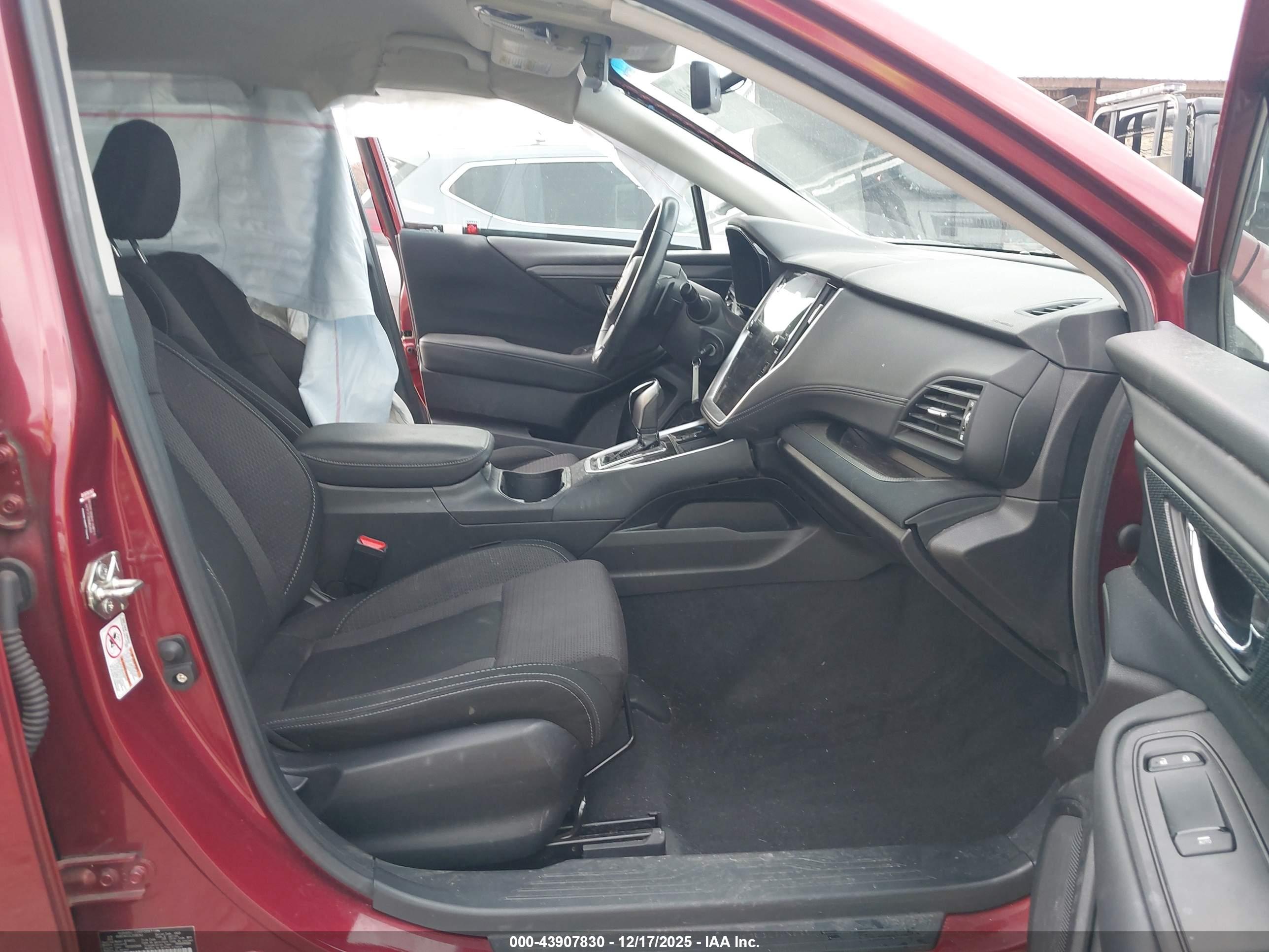 SUBARU OUTBACK image 5