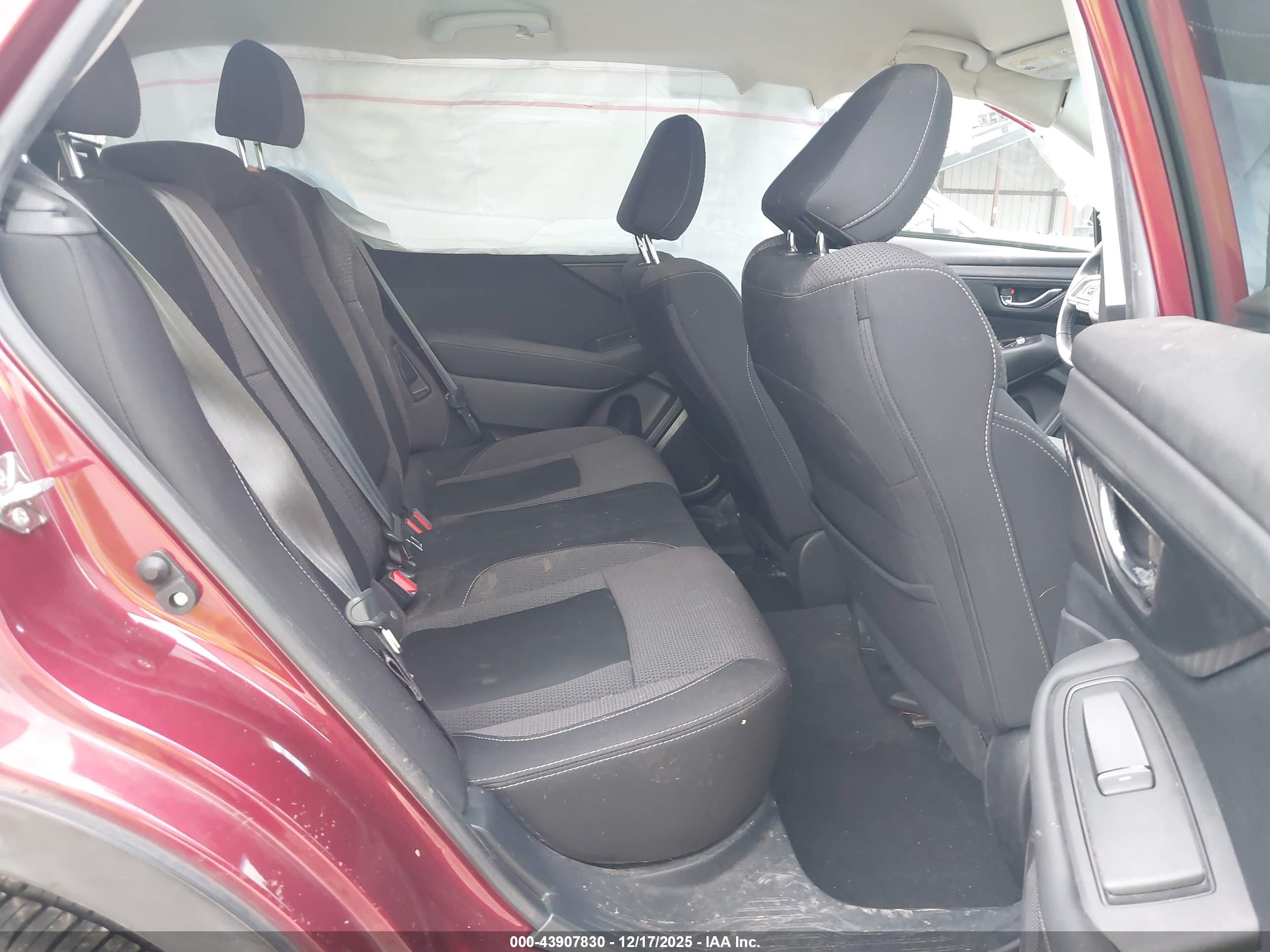 SUBARU OUTBACK image 8