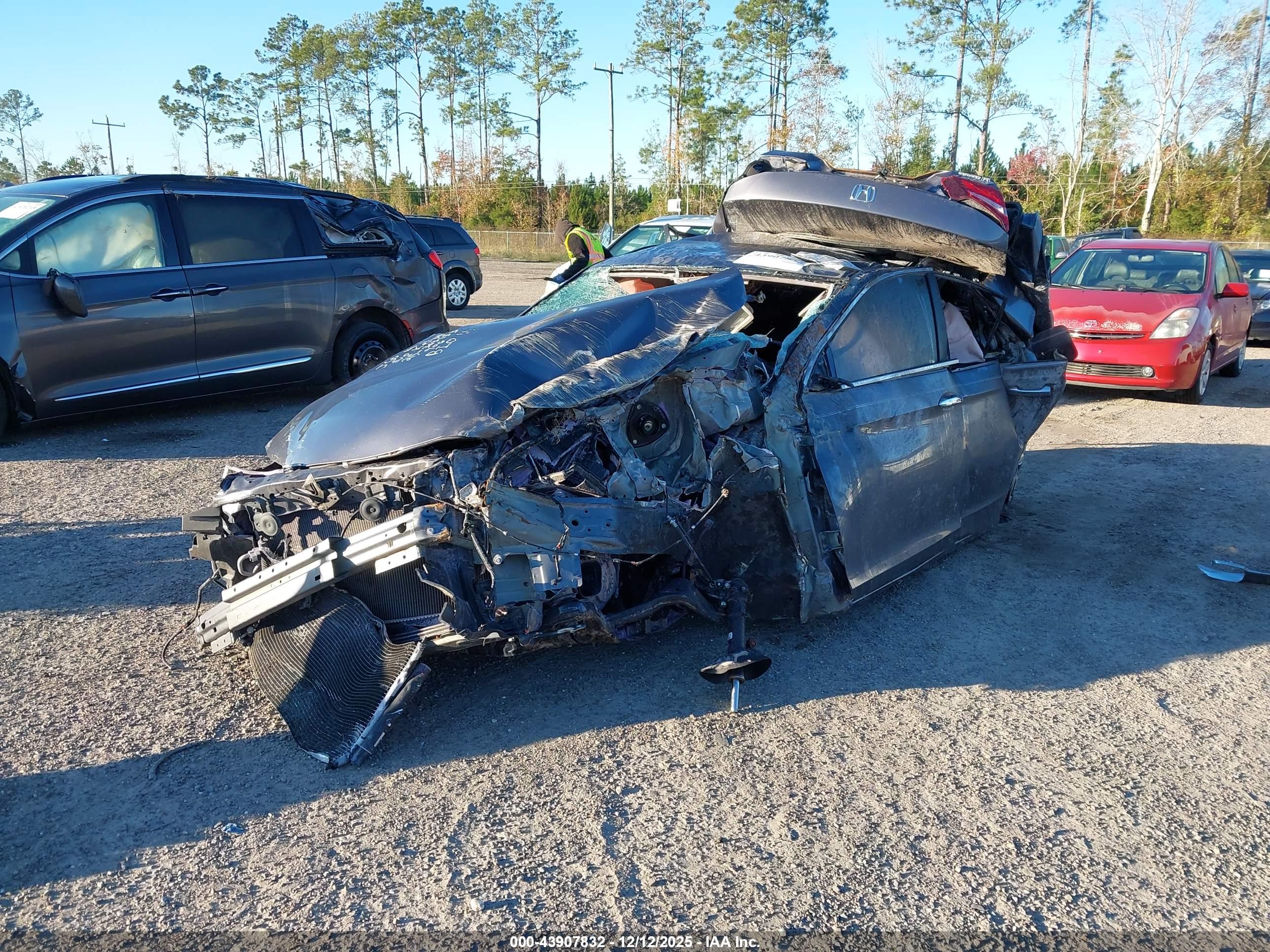 HONDA ACCORD image 2