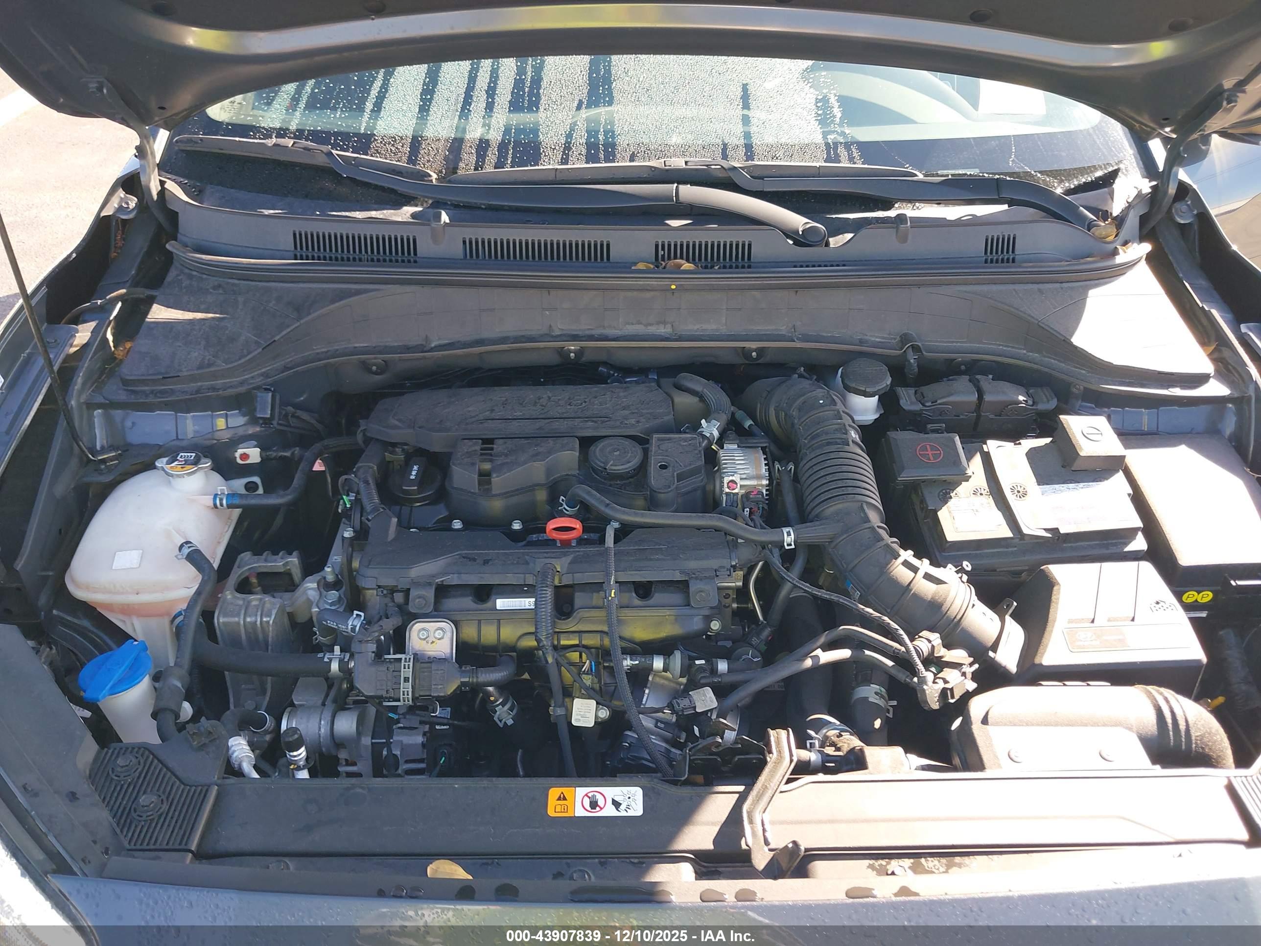 HYUNDAI KONA image 10