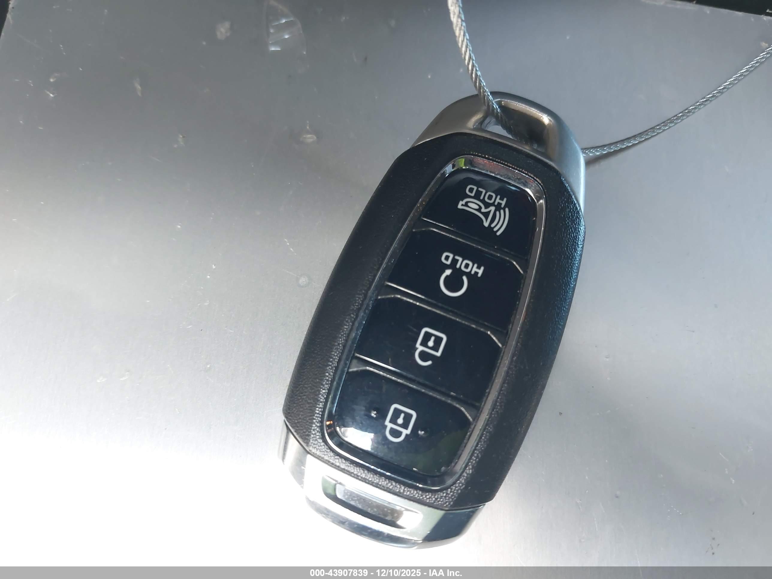 HYUNDAI KONA image 11