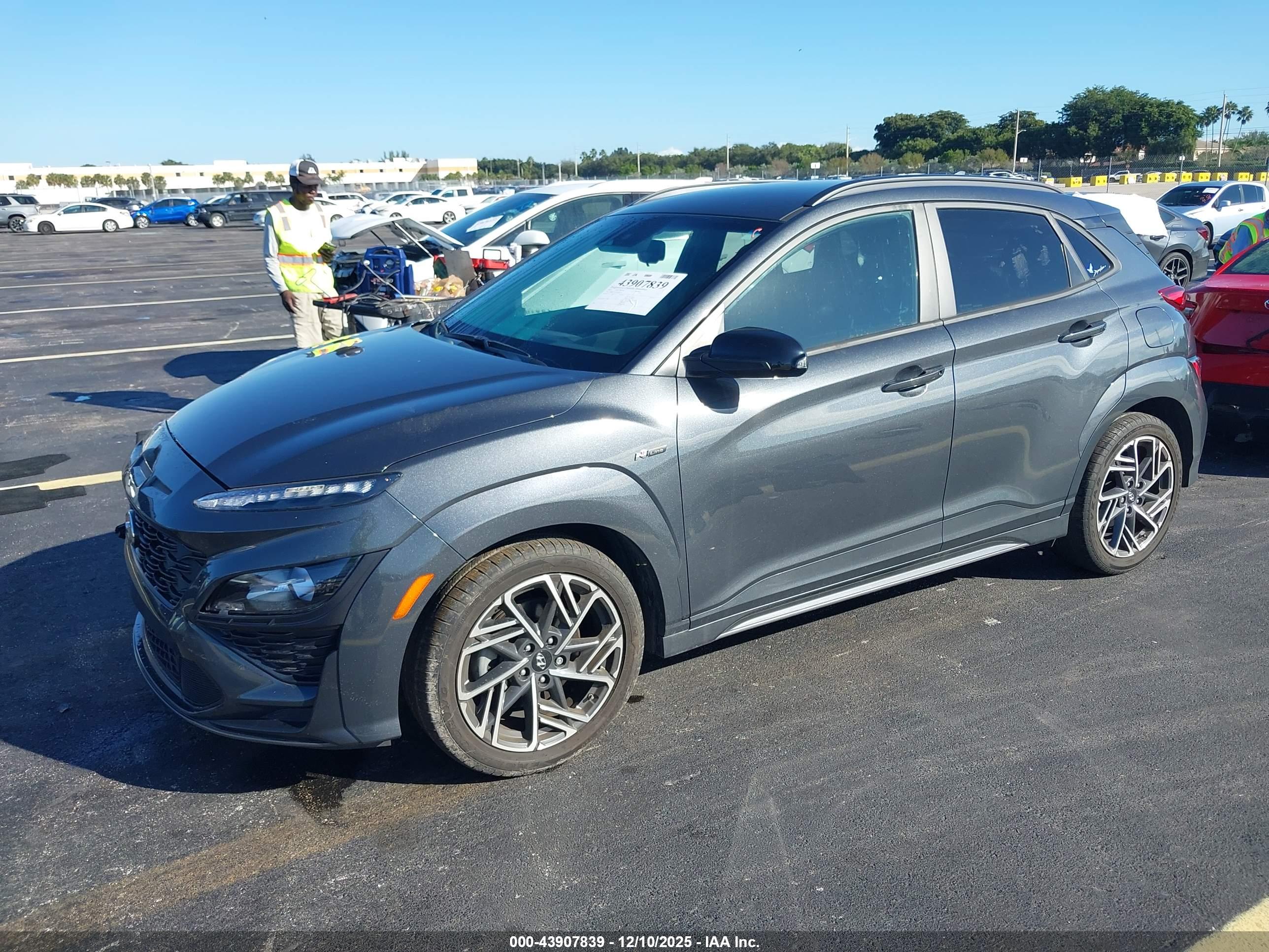 HYUNDAI KONA image 2