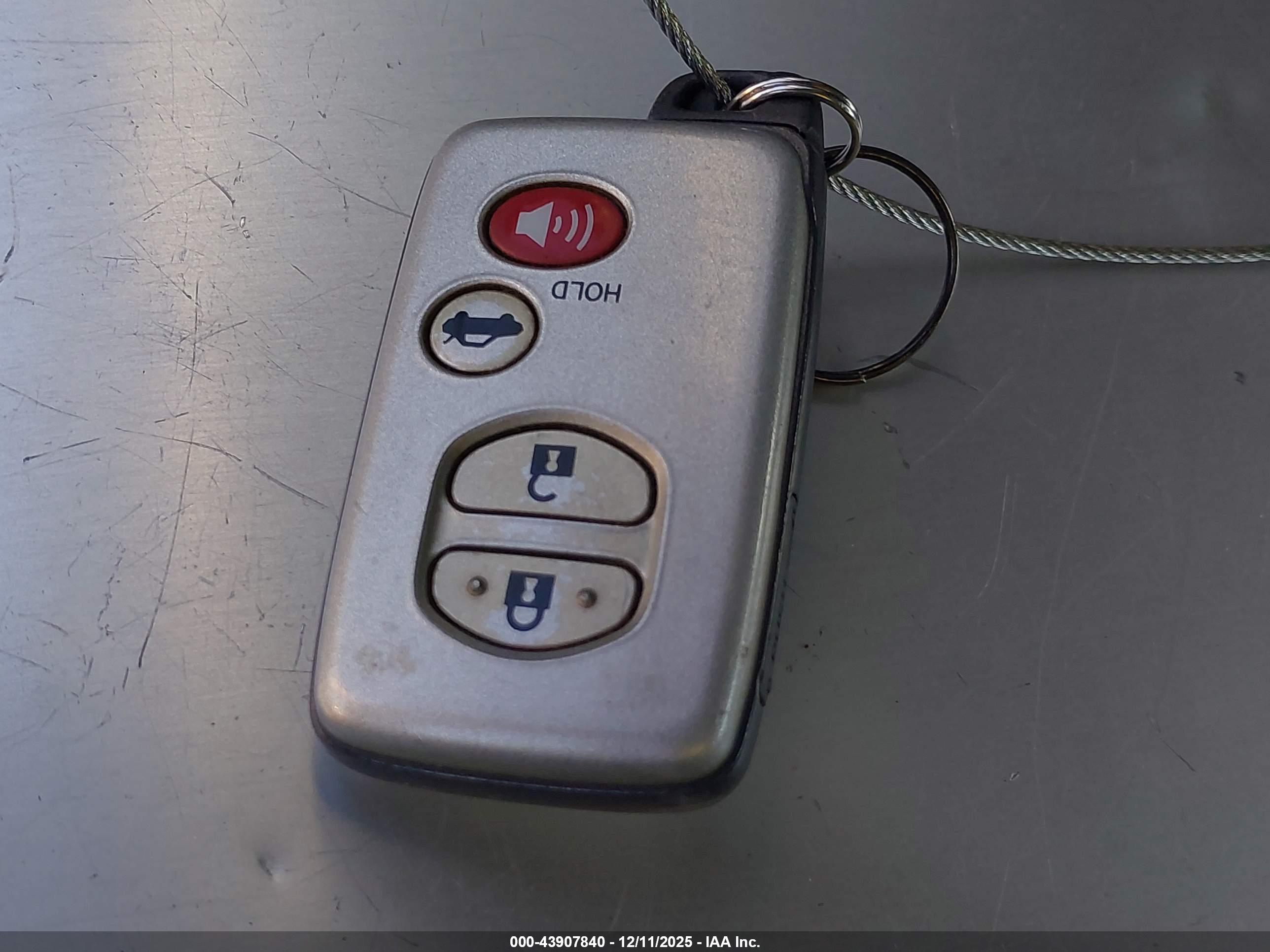 TOYOTA AVALON image 11