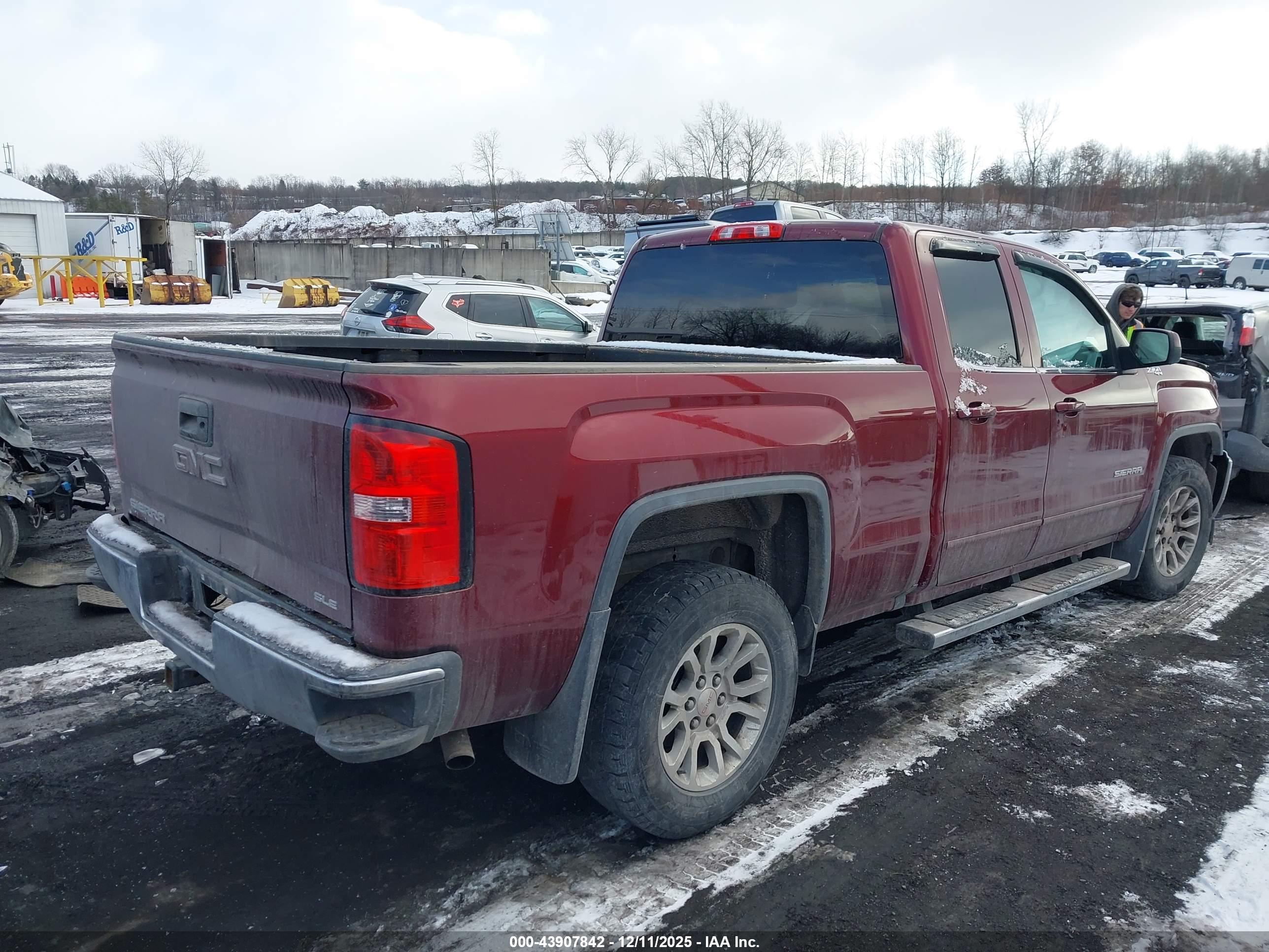 GMC SIERRA image 4