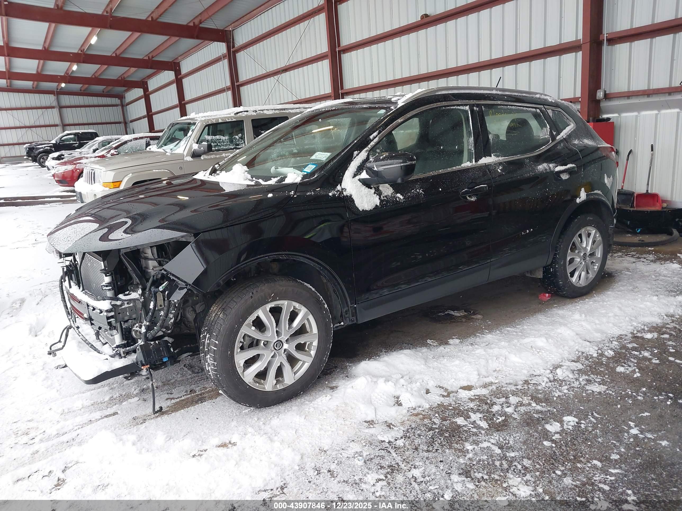 NISSAN ROGUE image 2