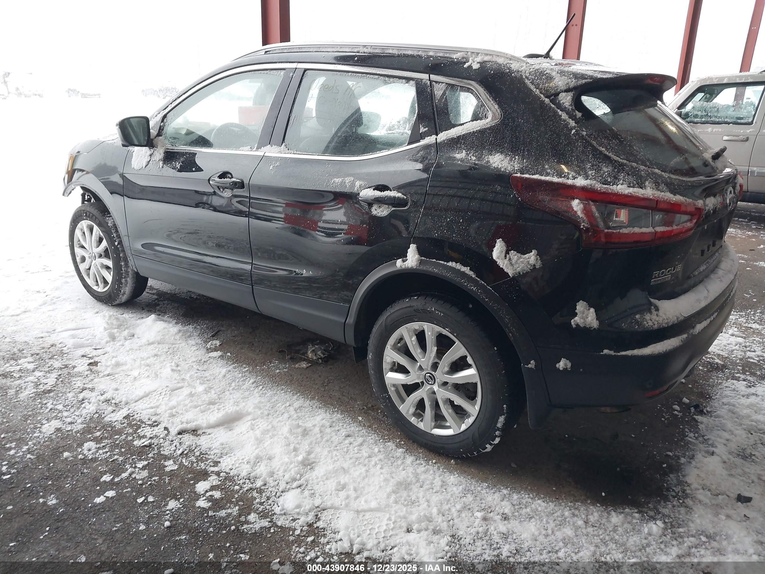 NISSAN ROGUE image 3