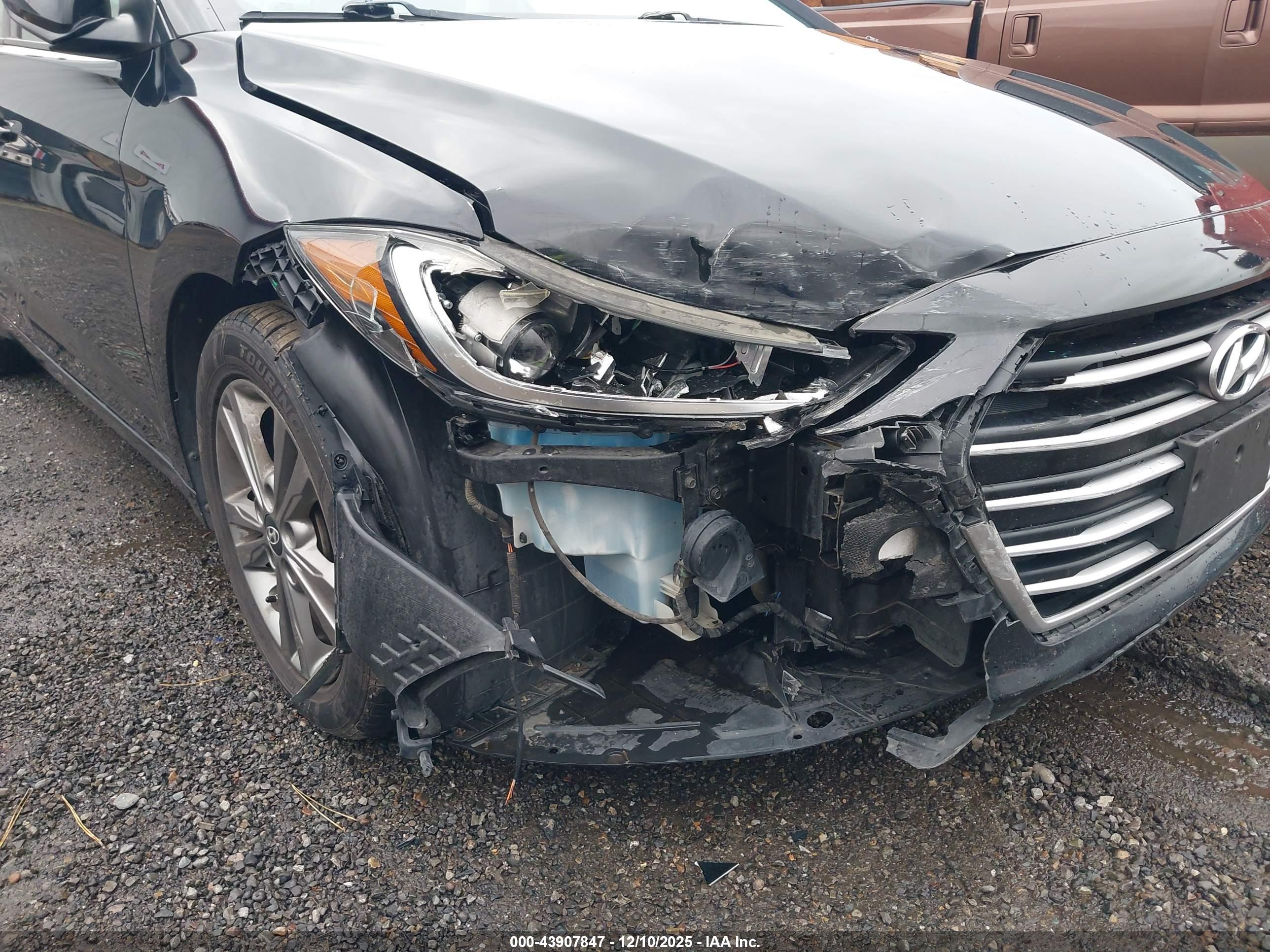 HYUNDAI ELANTRA image 6