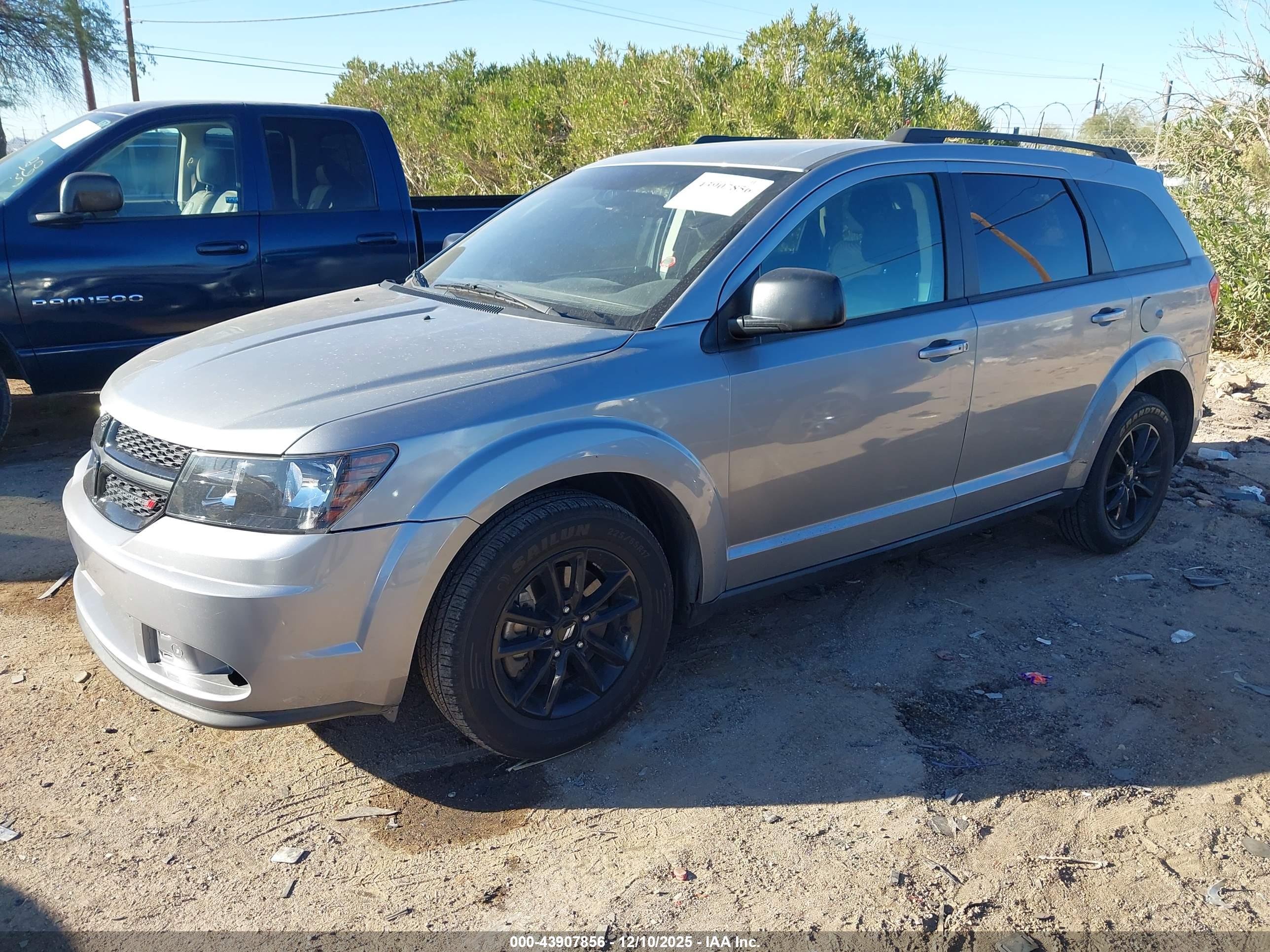 DODGE JOURNEY image 2