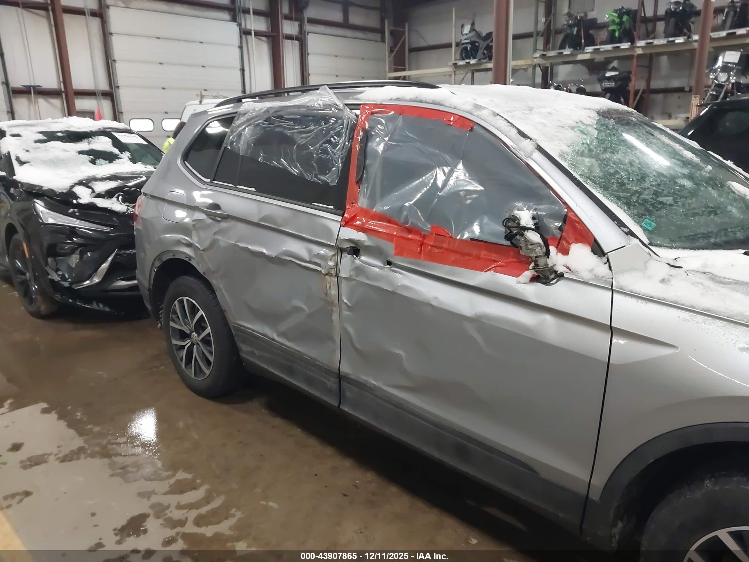 VOLKSWAGEN TIGUAN image 6