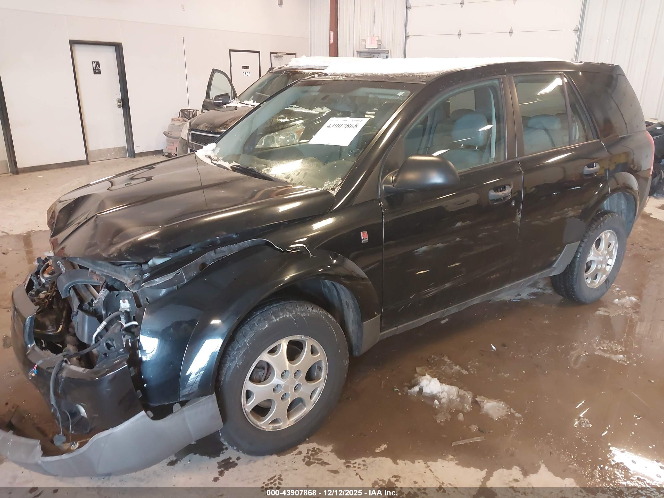 SATURN VUE image 2