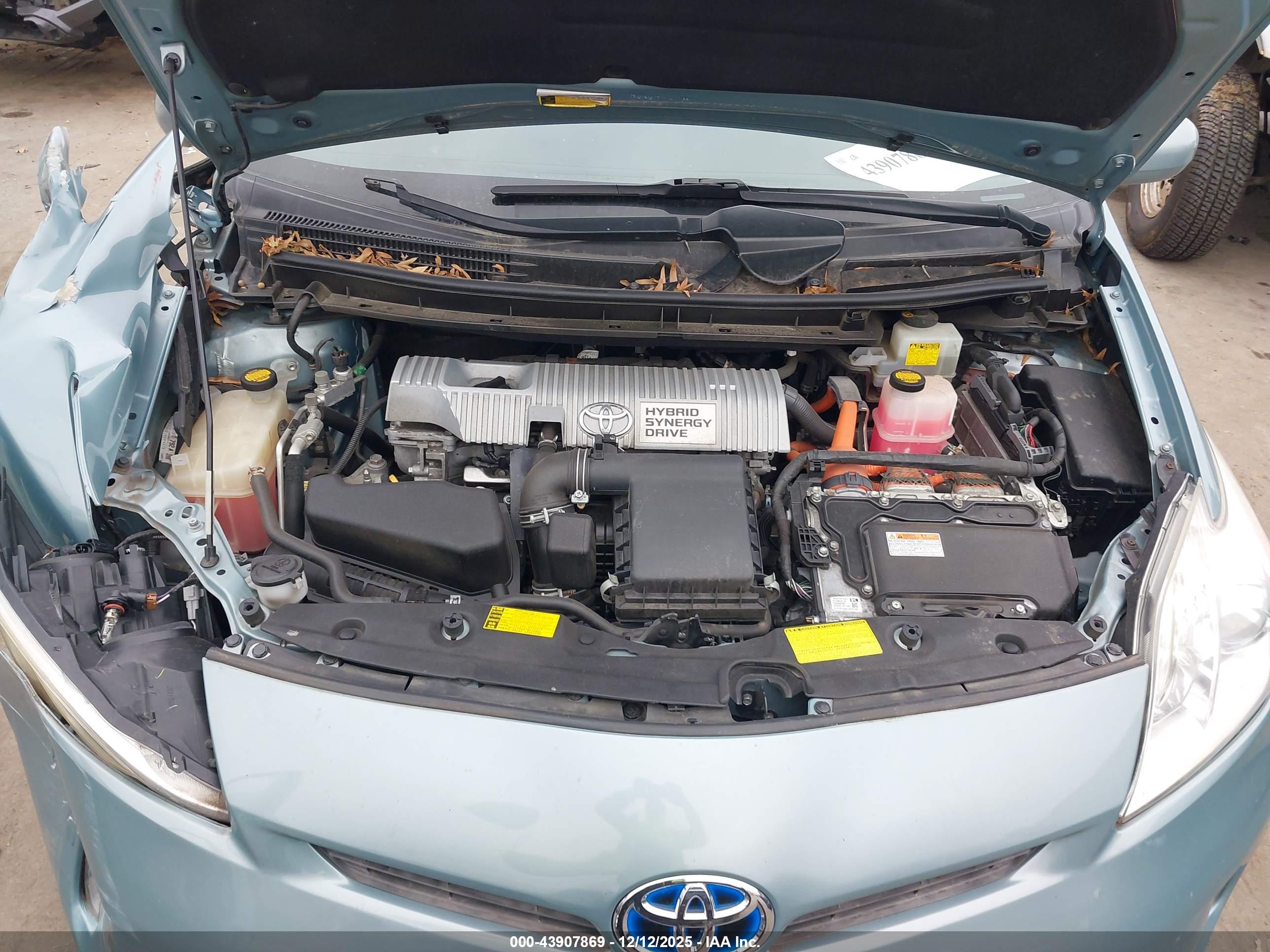 TOYOTA PRIUS image 10