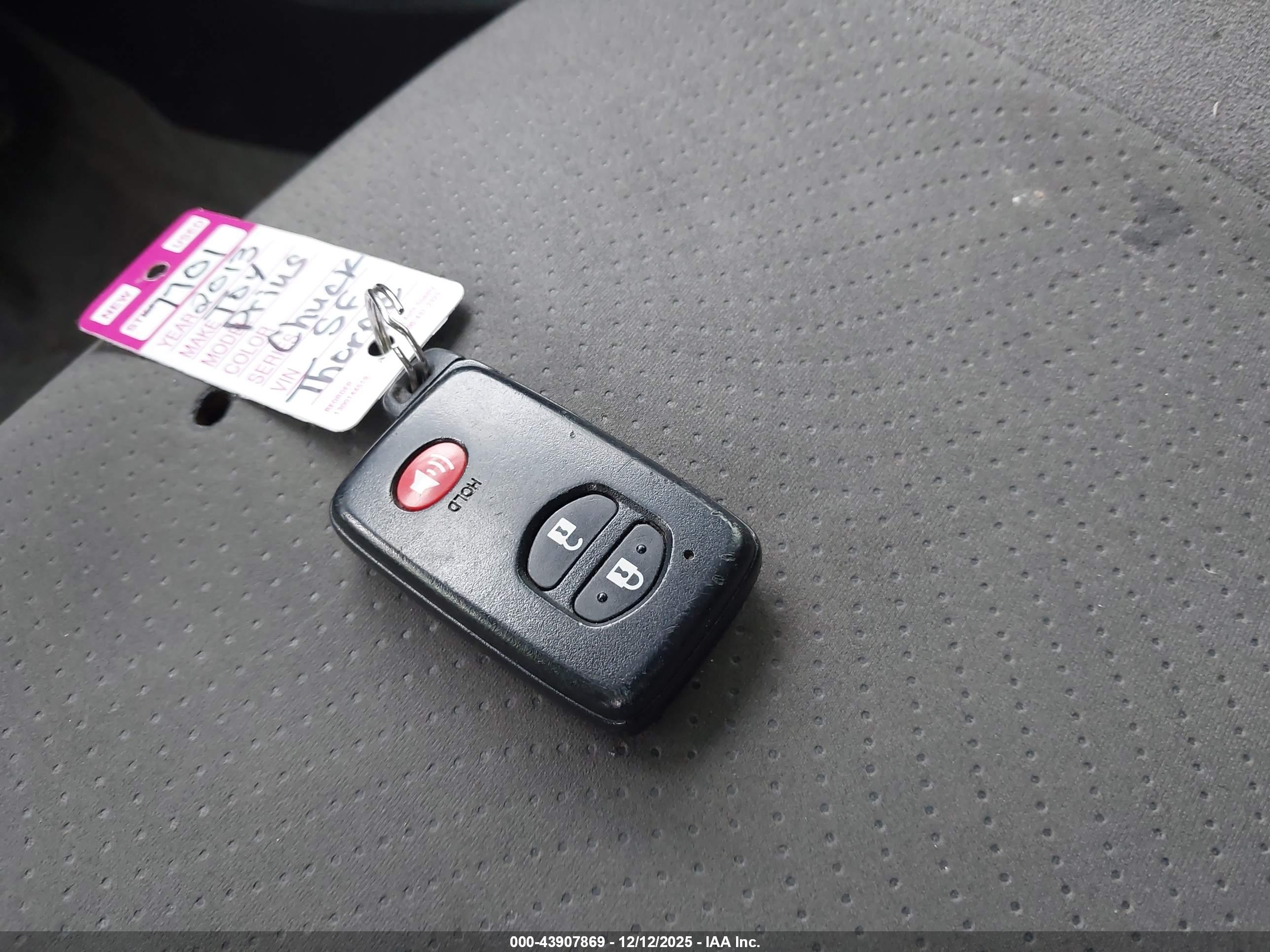 TOYOTA PRIUS image 11
