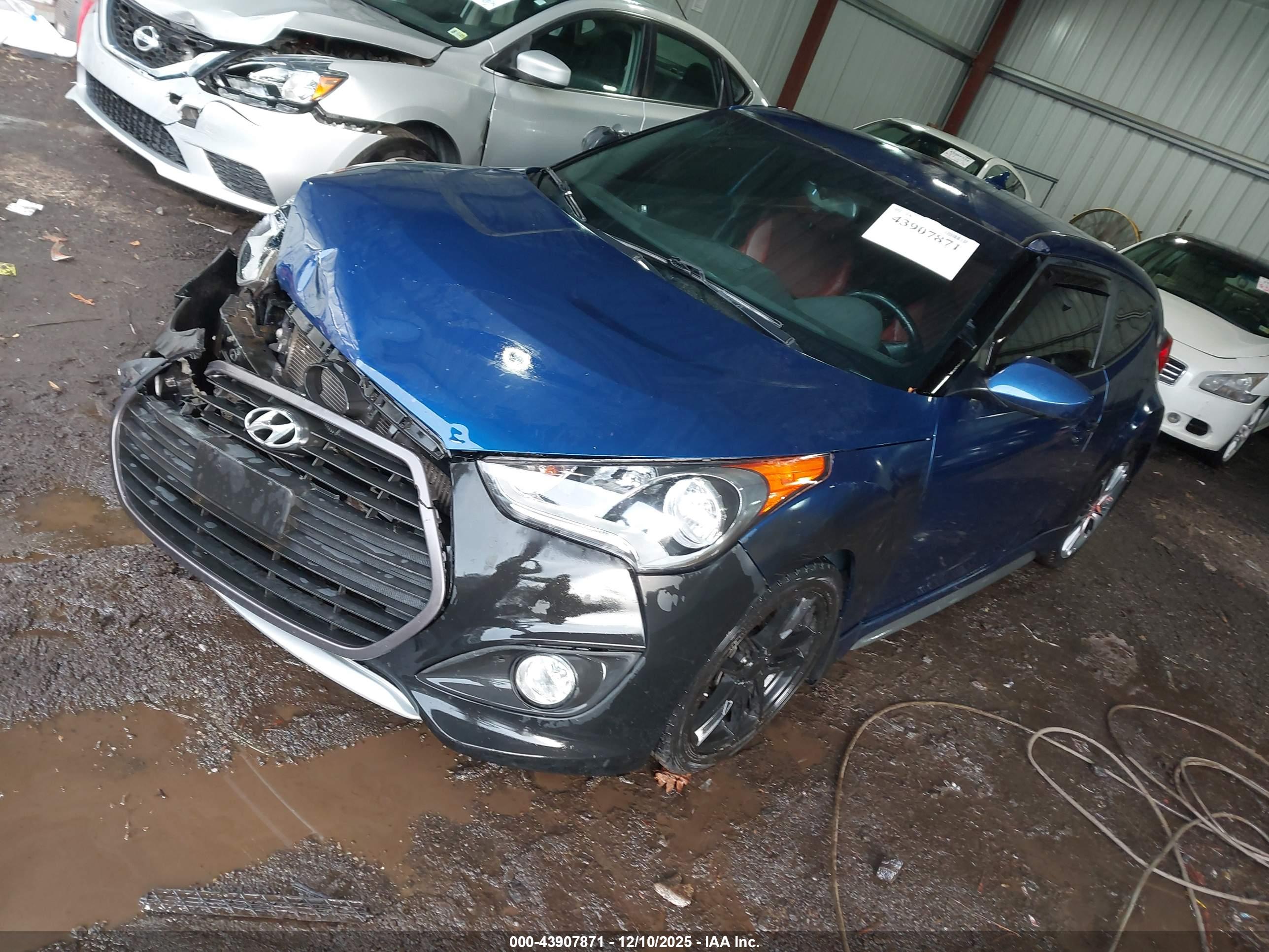 HYUNDAI VELOSTER image 2