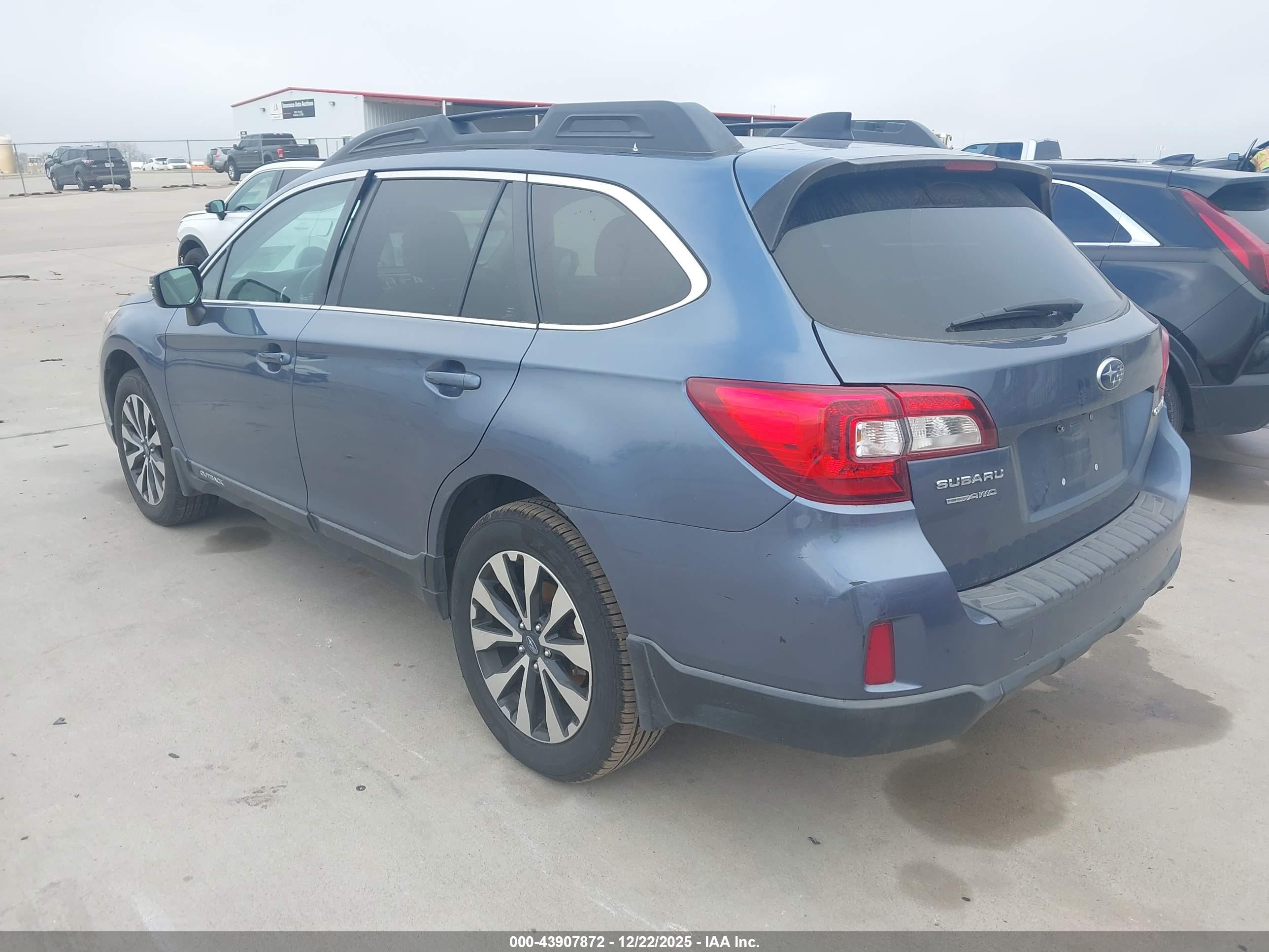 SUBARU OUTBACK image 3