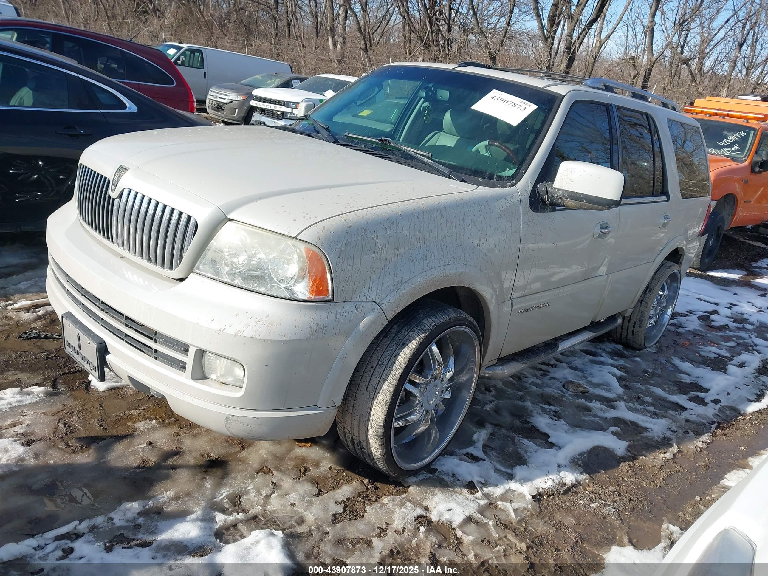 LINCOLN NAVIGATOR image 2