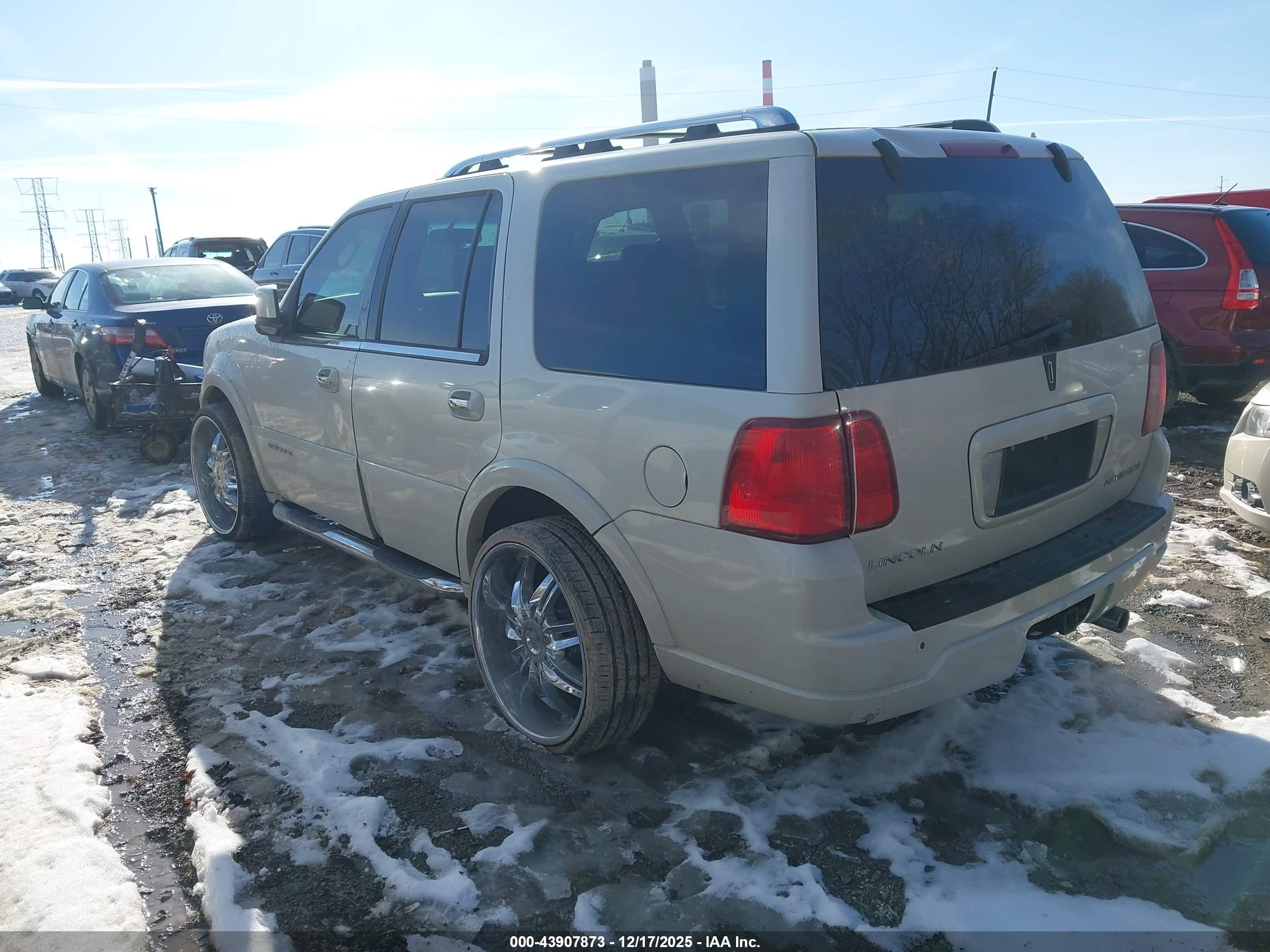 LINCOLN NAVIGATOR image 3