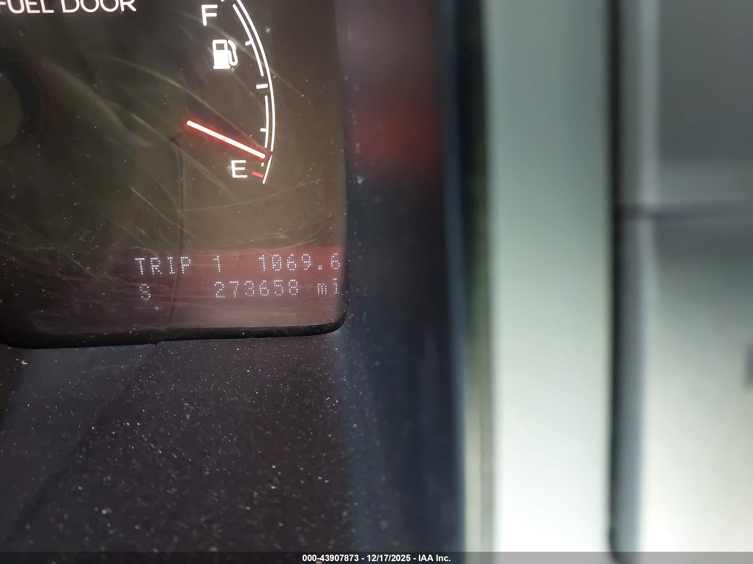 LINCOLN NAVIGATOR image 7