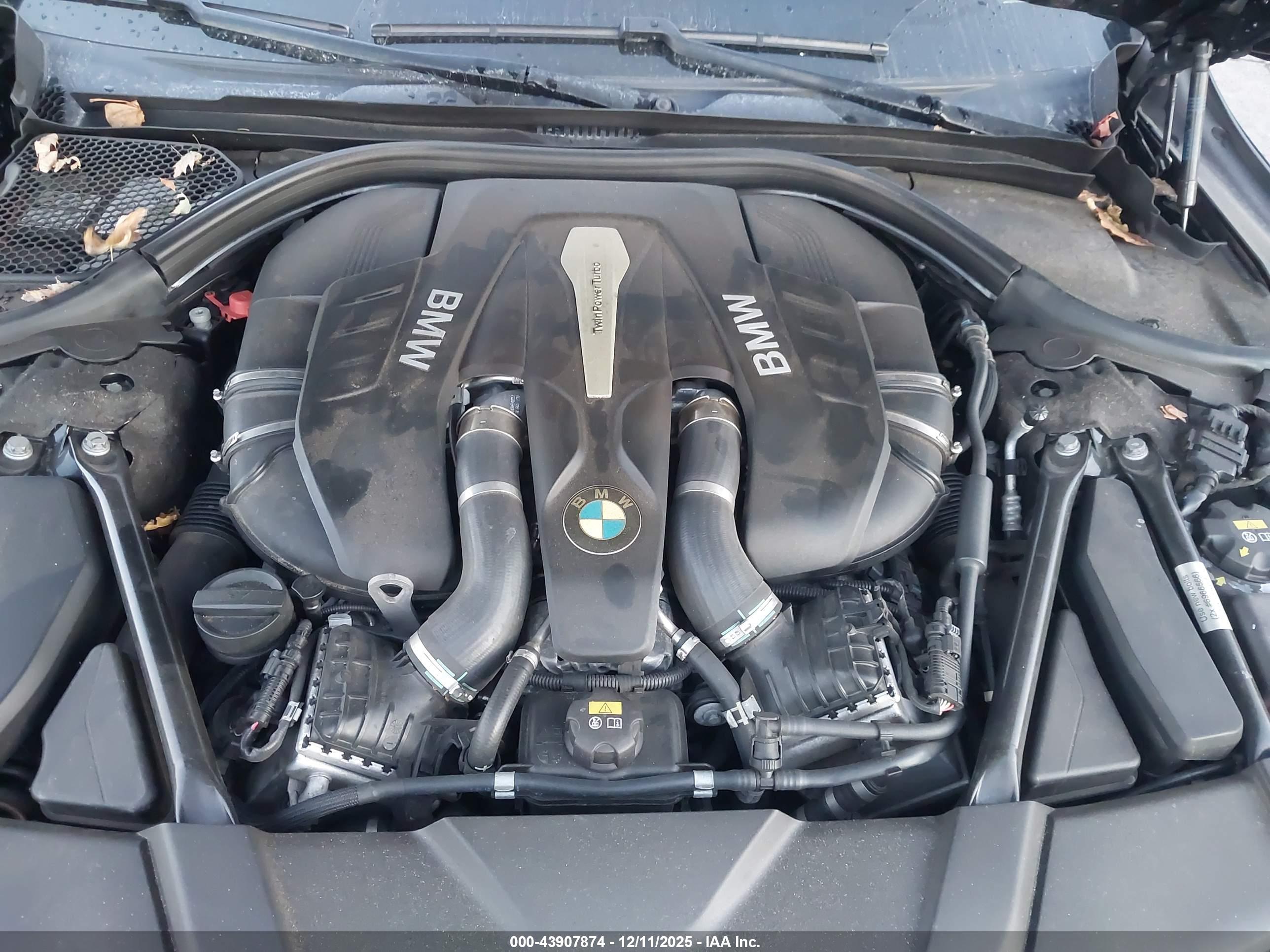 BMW 750I image 10