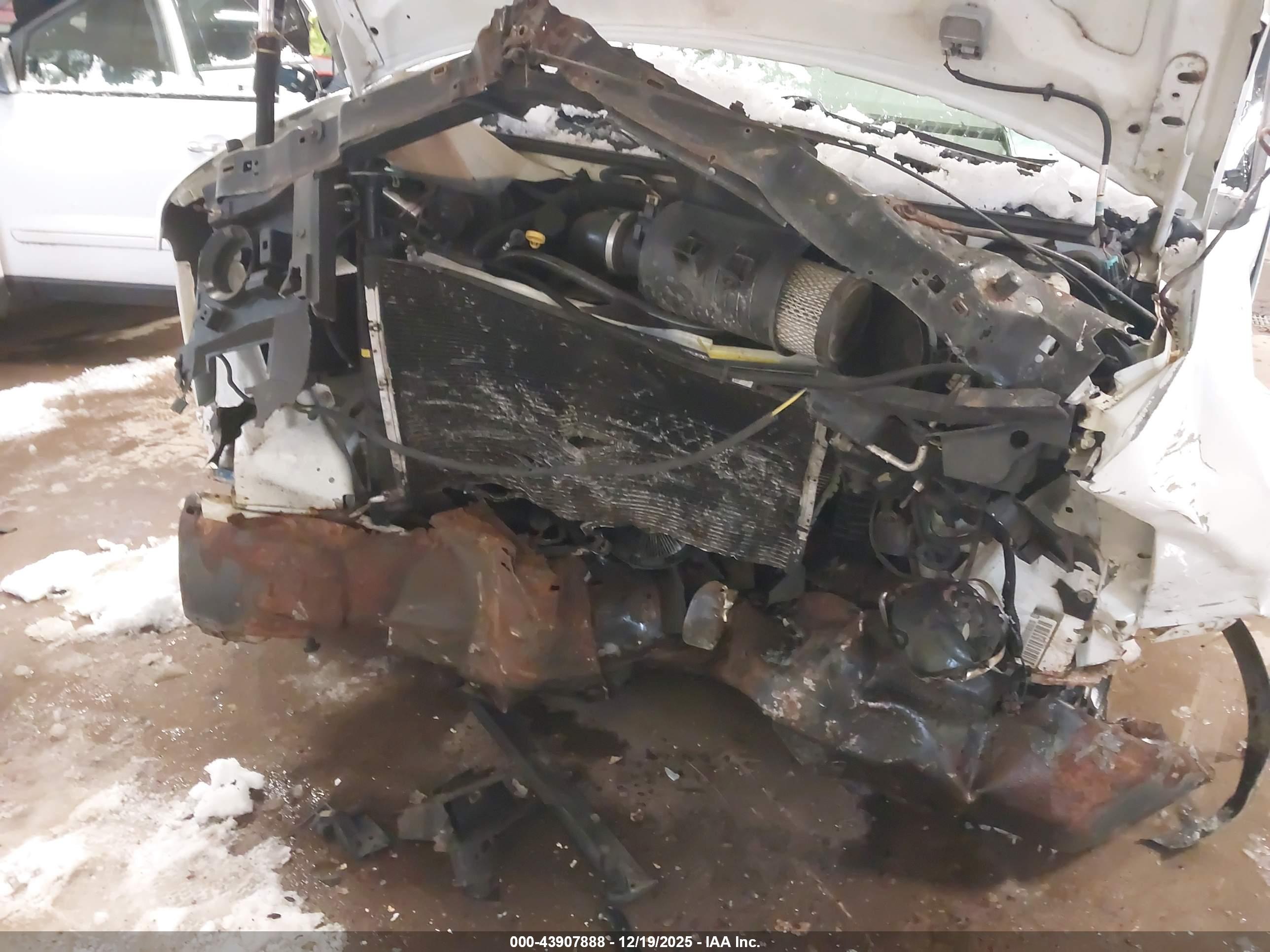 CHEVROLET EXPRESS image 6